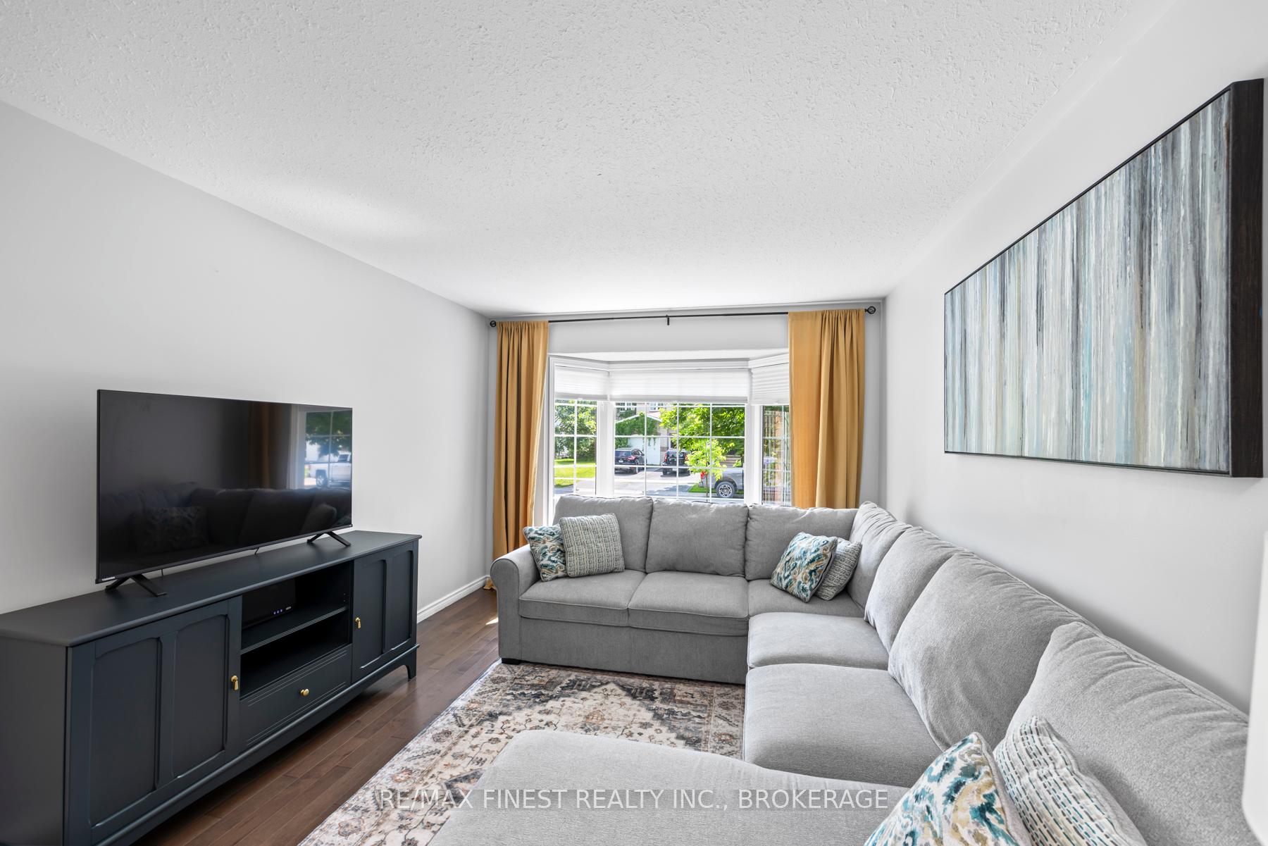 Photo 11 of 1408 Thornwood Crescent, Kingston, City Northwest — HOMEH