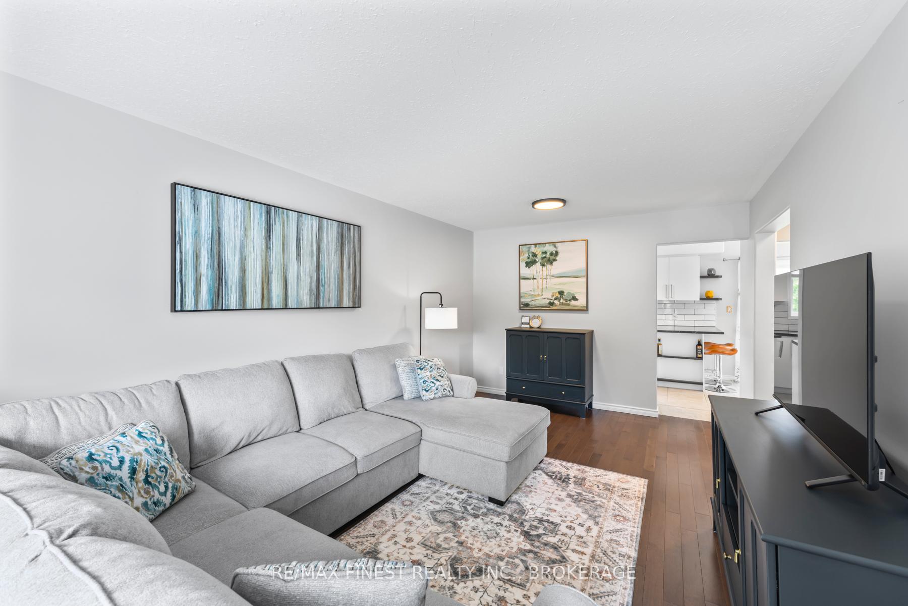 Photo 10 of 1408 Thornwood Crescent, Kingston, City Northwest — HOMEH