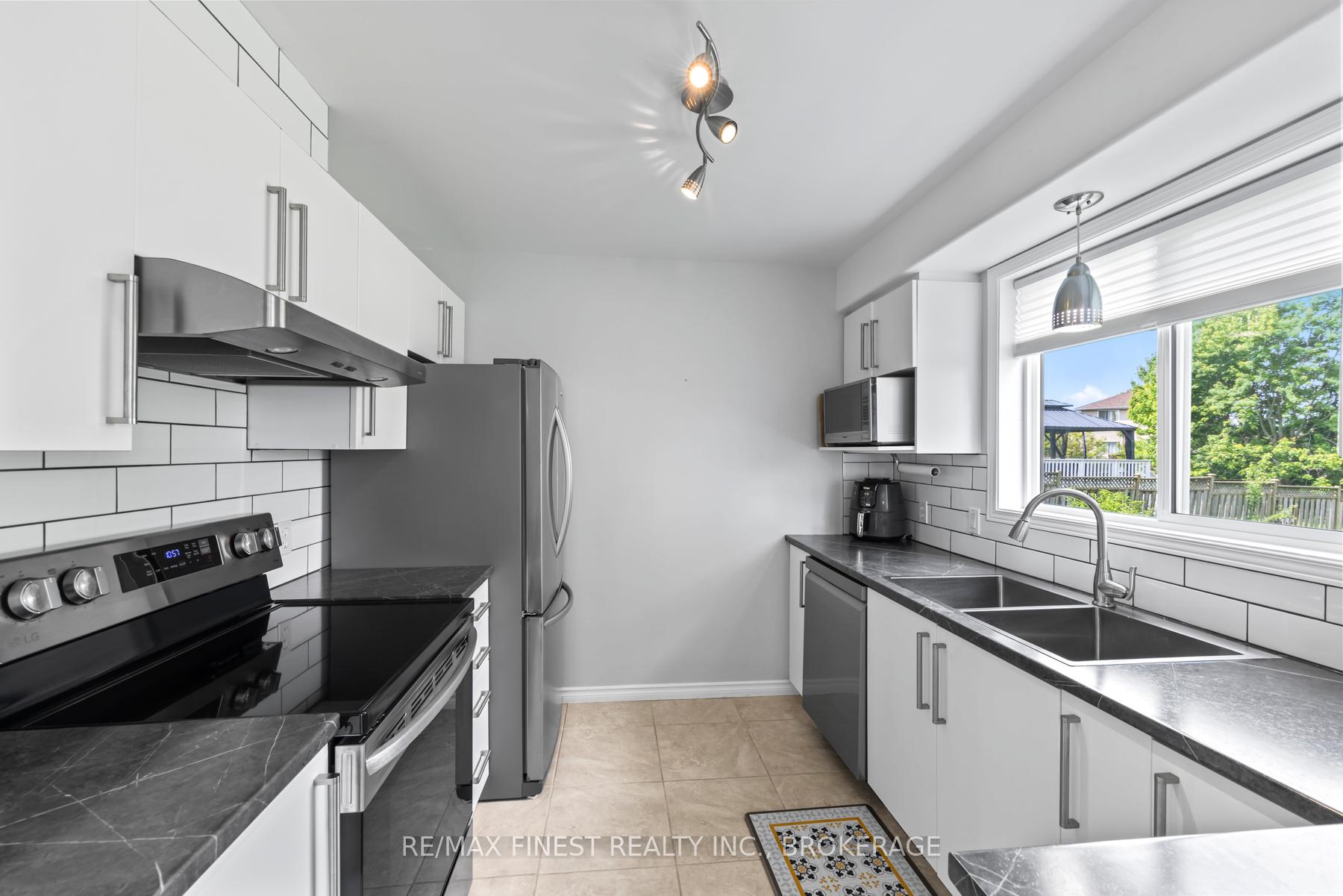 Photo 13 of 1408 Thornwood Crescent, Kingston, City Northwest — HOMEH