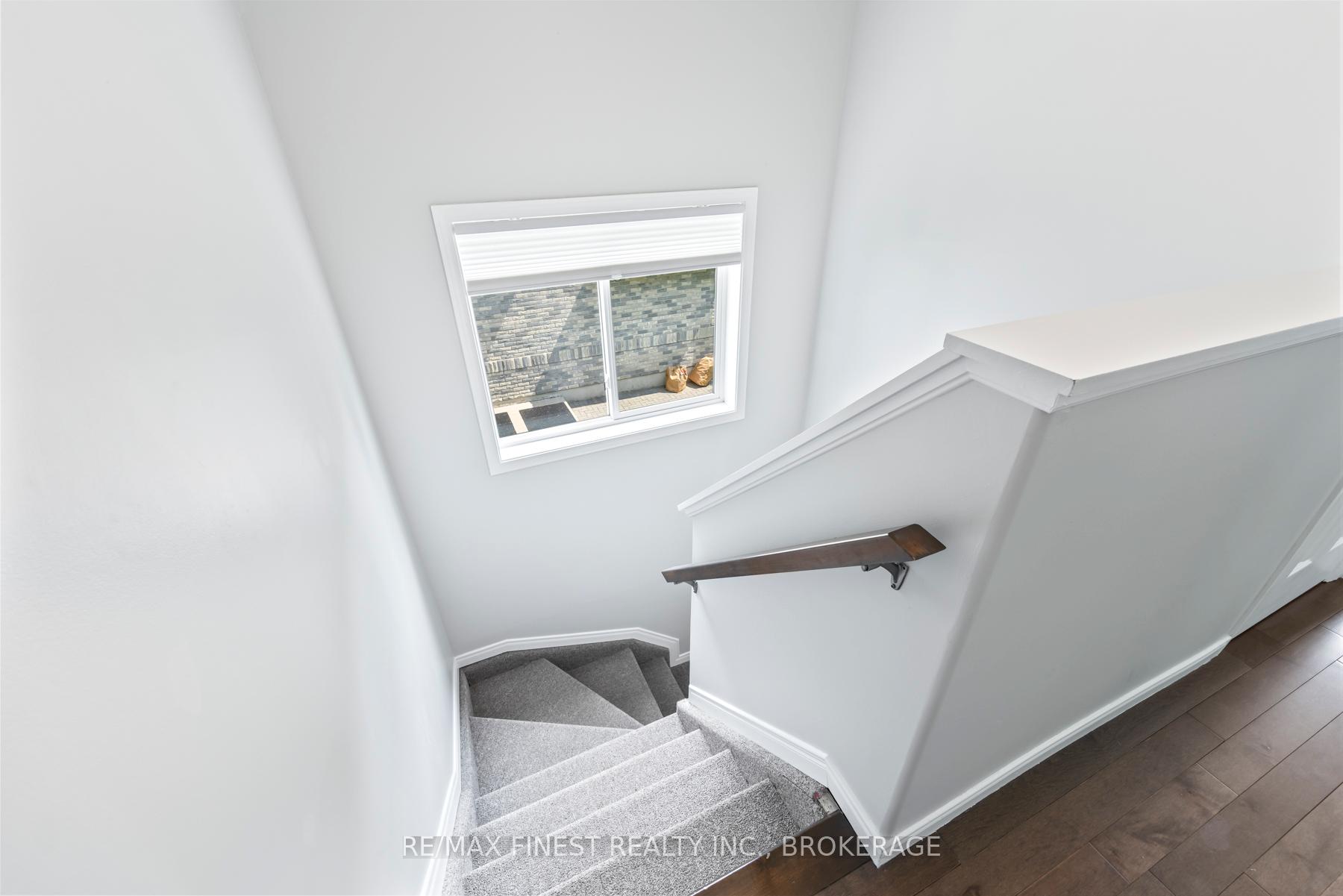 Photo 16 of 1408 Thornwood Crescent, Kingston, City Northwest — HOMEH