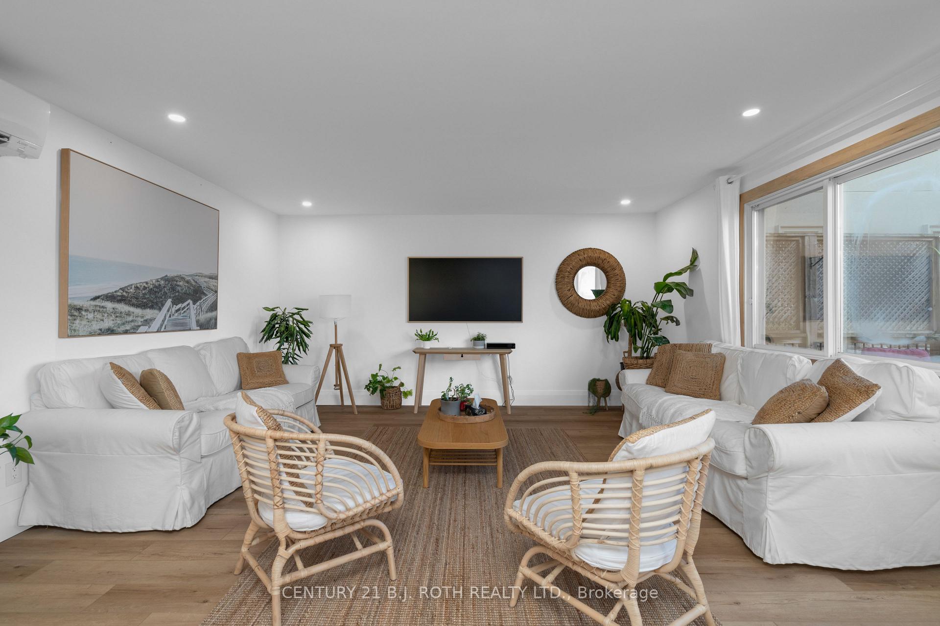 Photo 3 of 56 Gray Lane, Barrie, South Shore — HOMEH