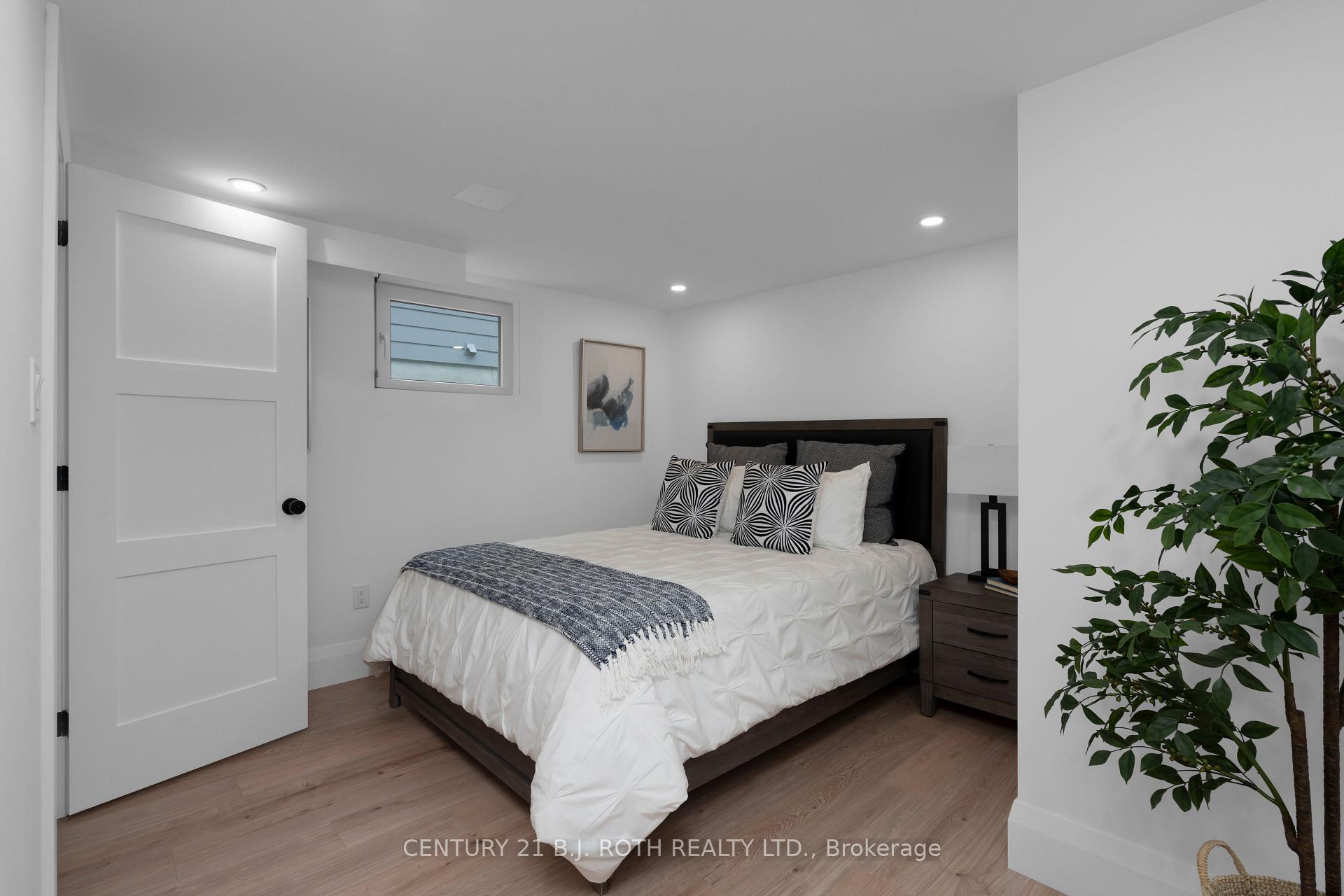 Photo 18 of 56 Gray Lane, Barrie, South Shore — HOMEH