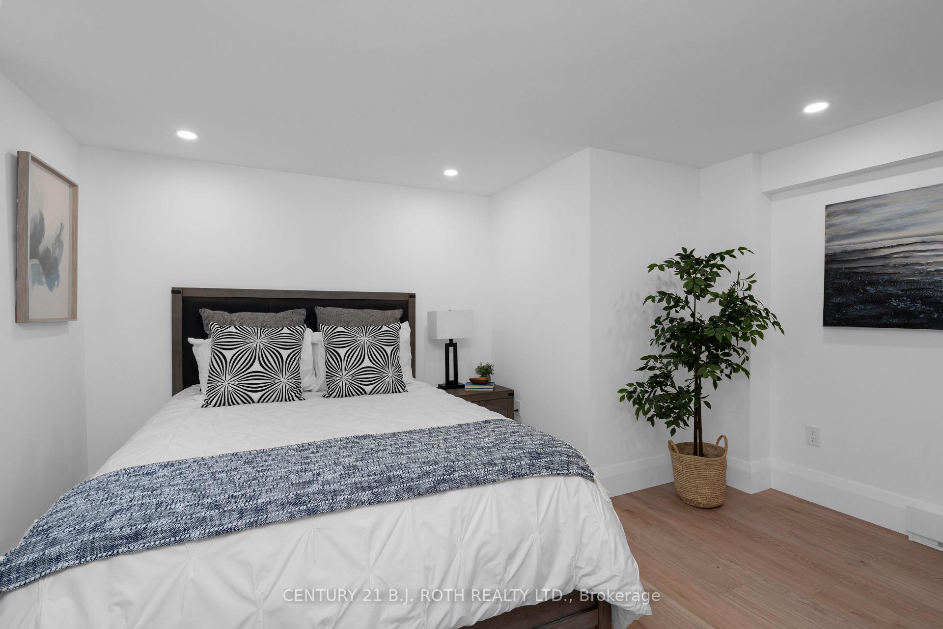 Photo 33 of 56 Gray Lane, Barrie, South Shore — HOMEH