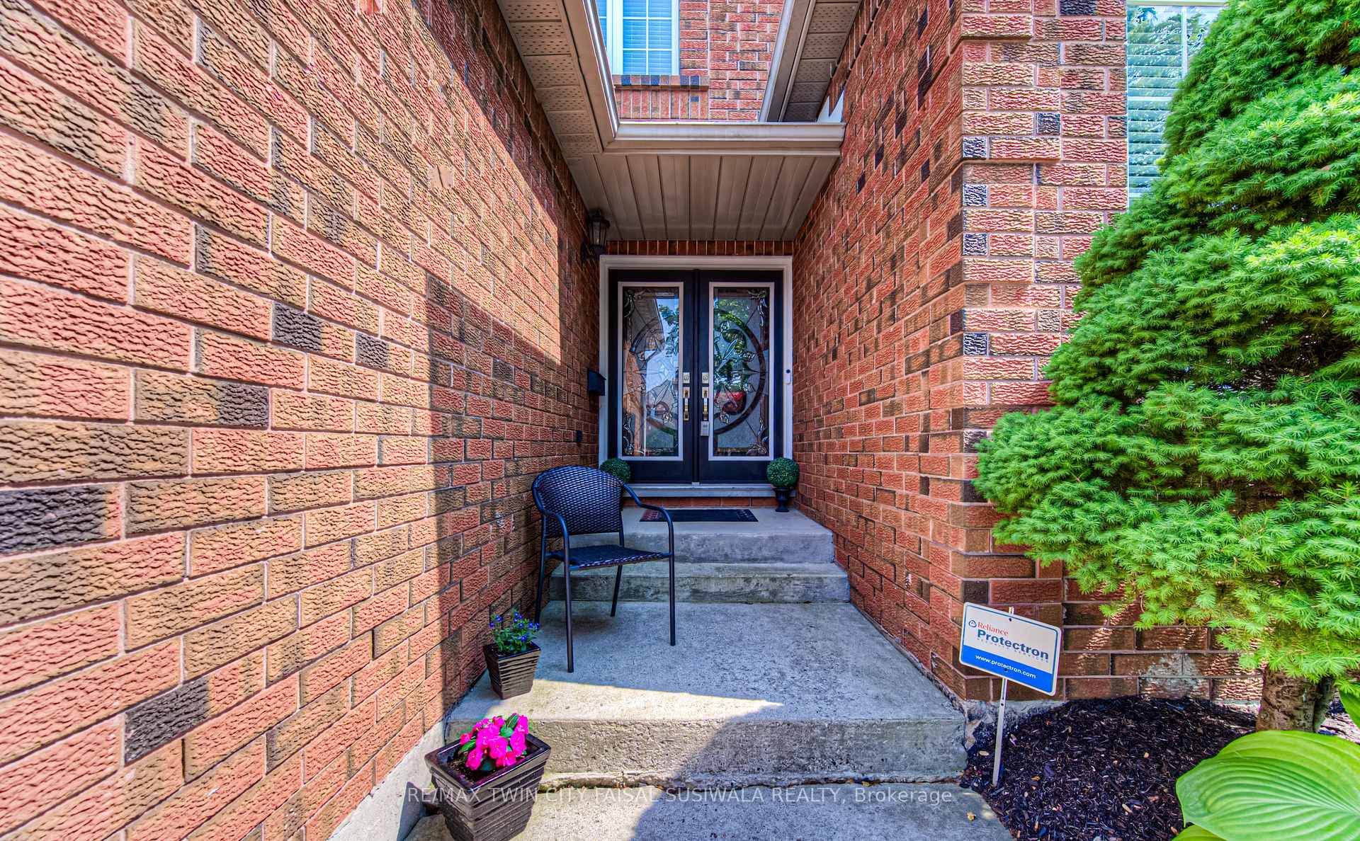 Photo 7 of 20 Holbrook Crescent, Cambridge, Fiddlesticks — HOMEH