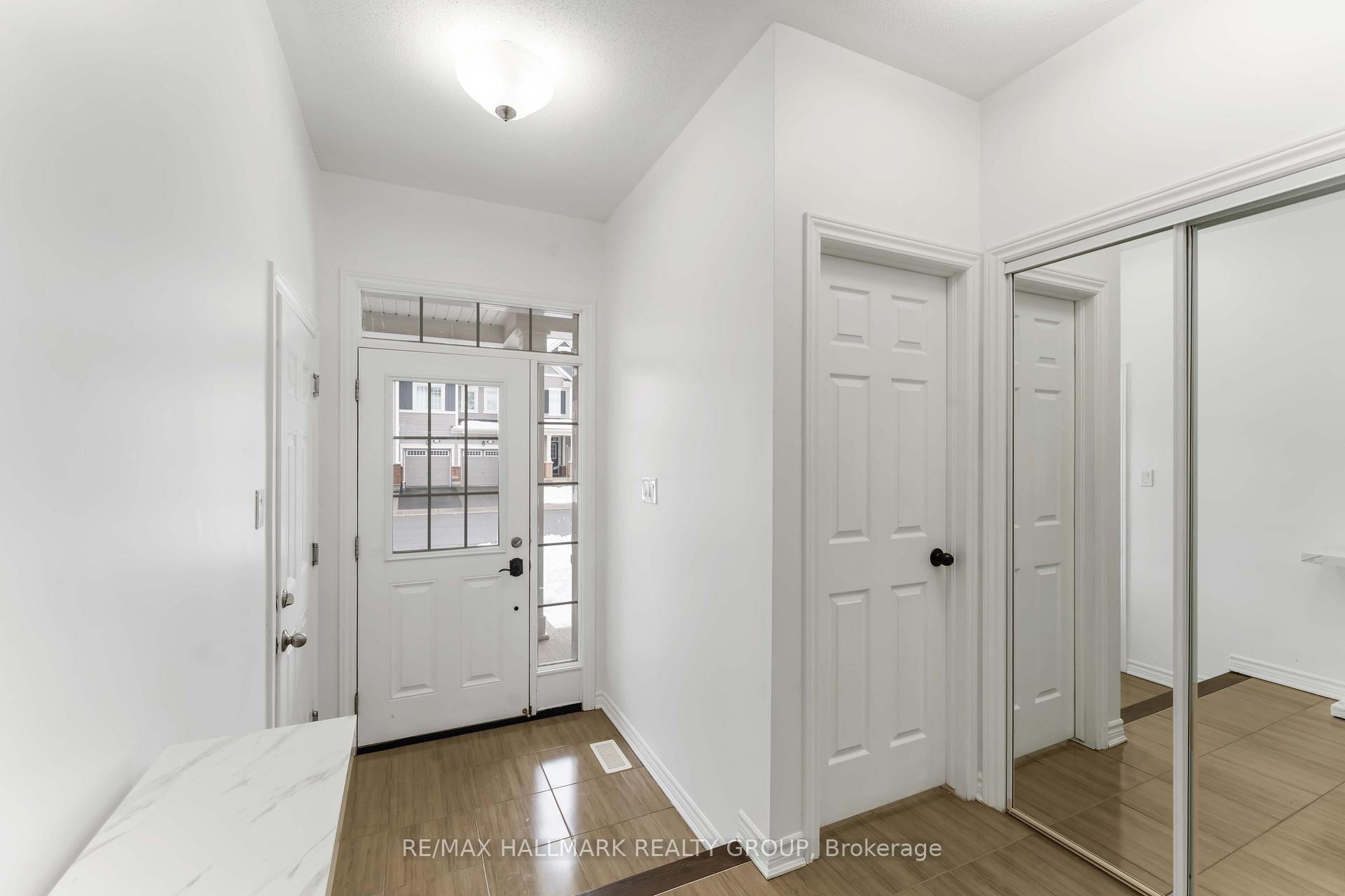 Photo 4 of 248 Willow Aster Circle, Ottawa, Avalon West — HOMEH