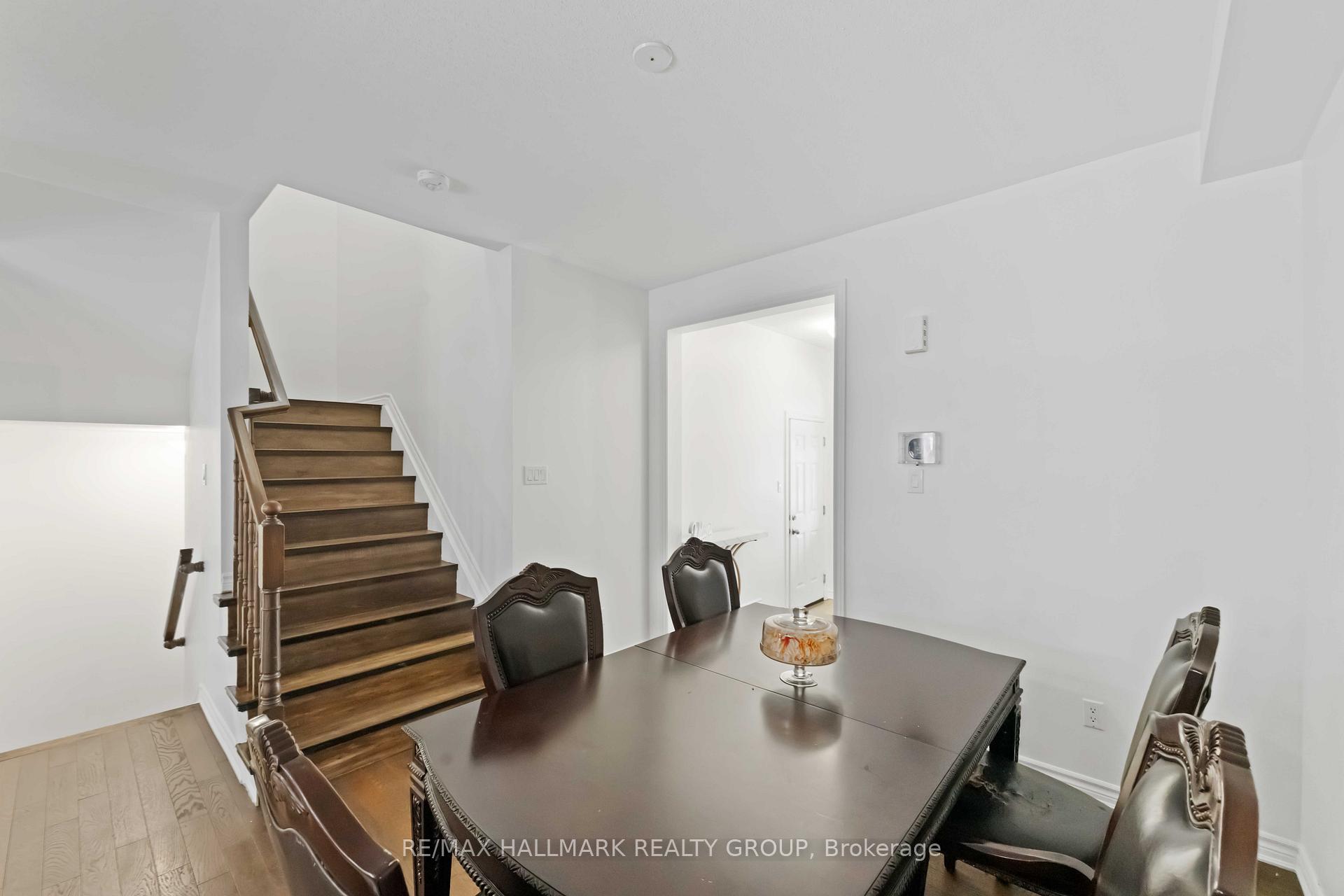 Photo 8 of 248 Willow Aster Circle, Ottawa, Avalon West — HOMEH