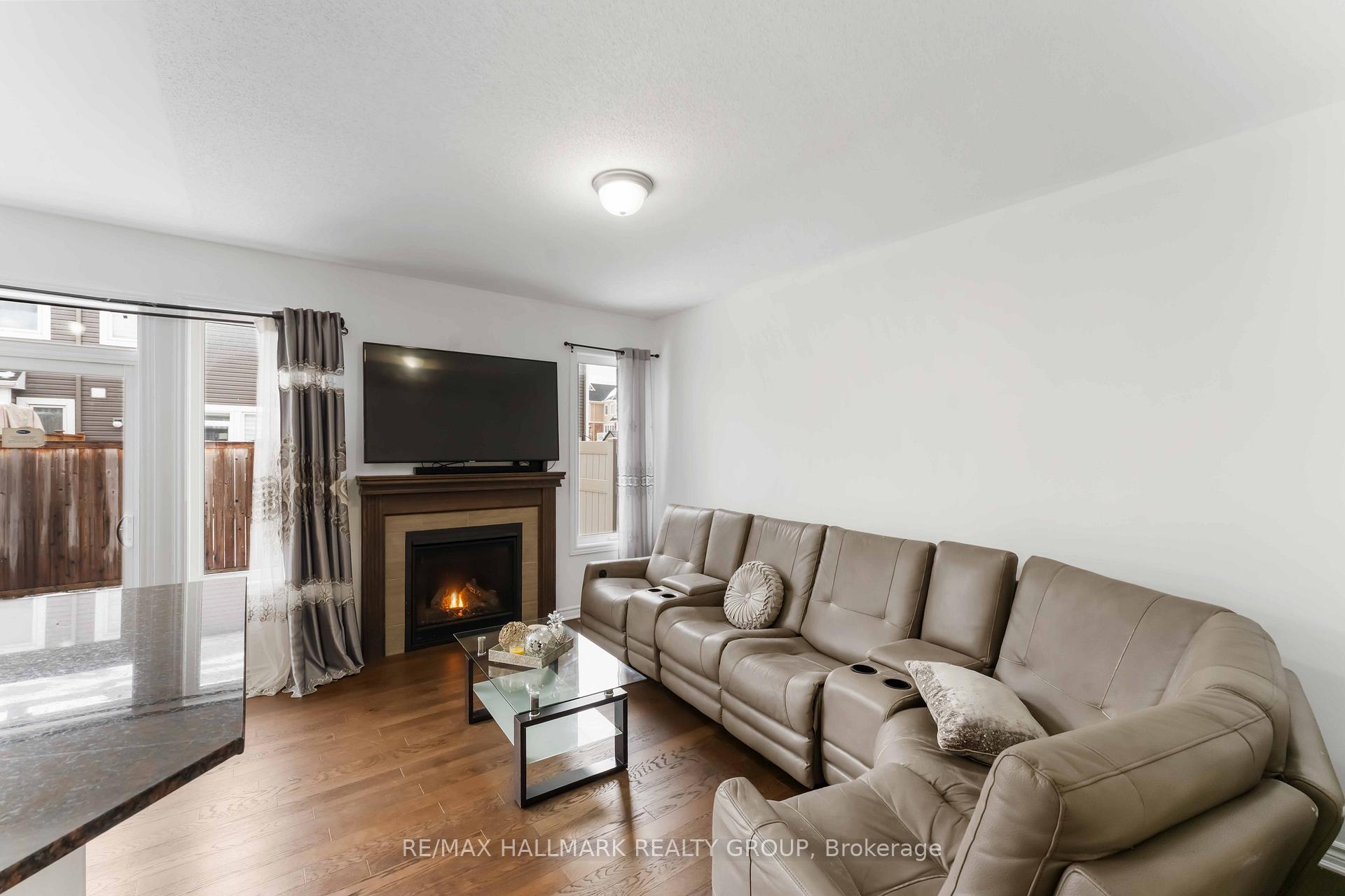 Photo 14 of 248 Willow Aster Circle, Ottawa, Avalon West — HOMEH