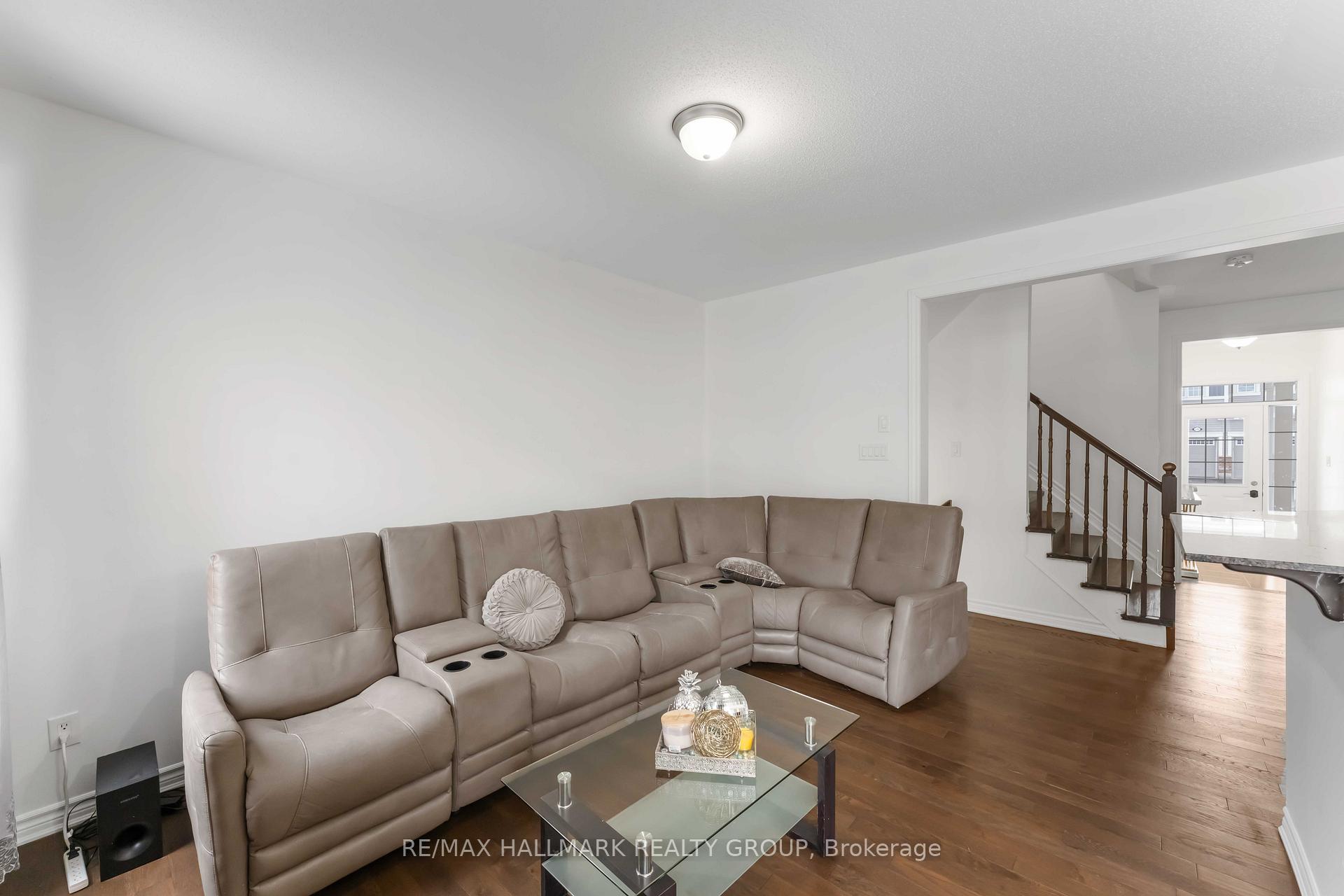 Photo 9 of 248 Willow Aster Circle, Ottawa, Avalon West — HOMEH