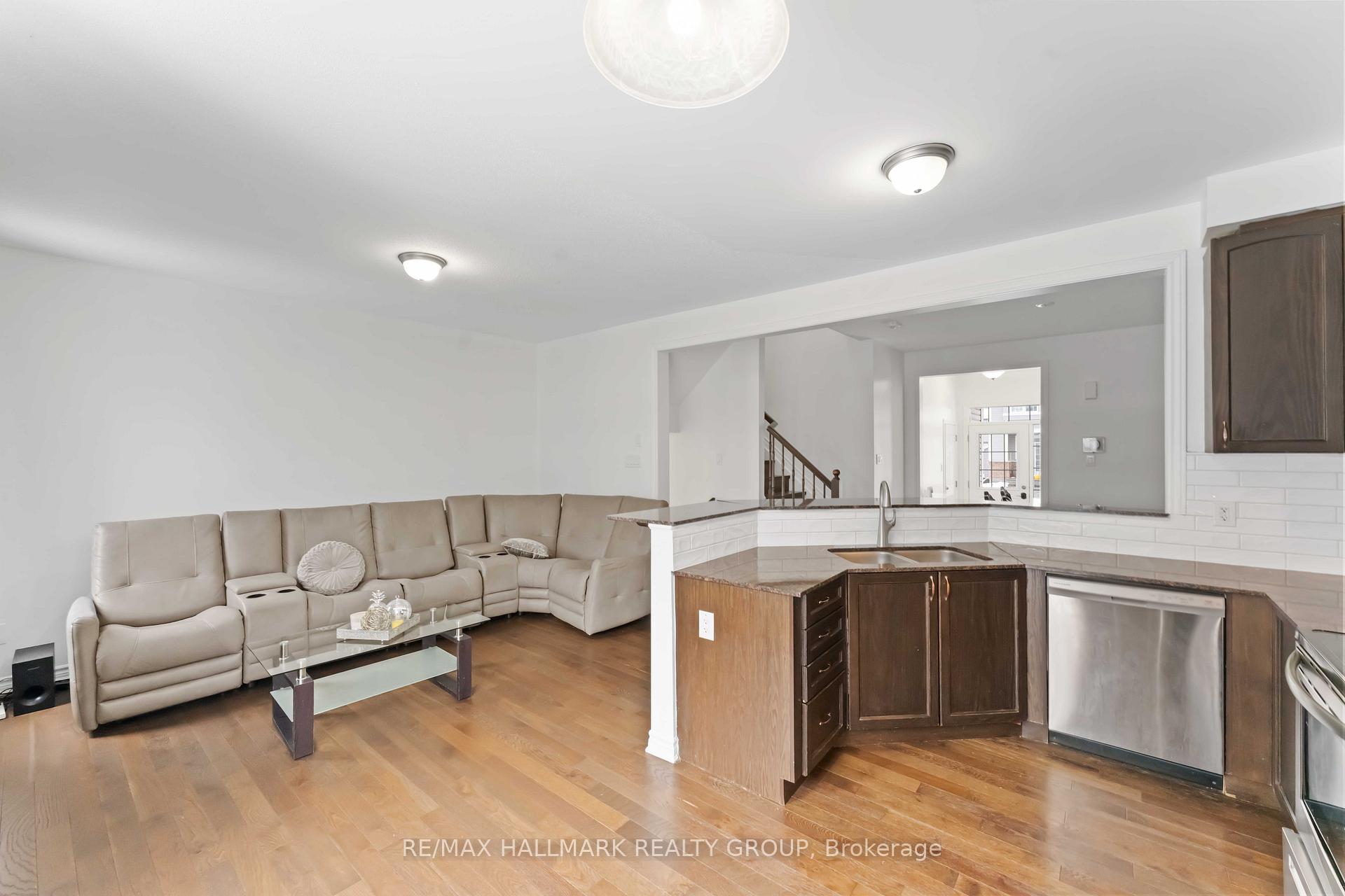 Photo 18 of 248 Willow Aster Circle, Ottawa, Avalon West — HOMEH
