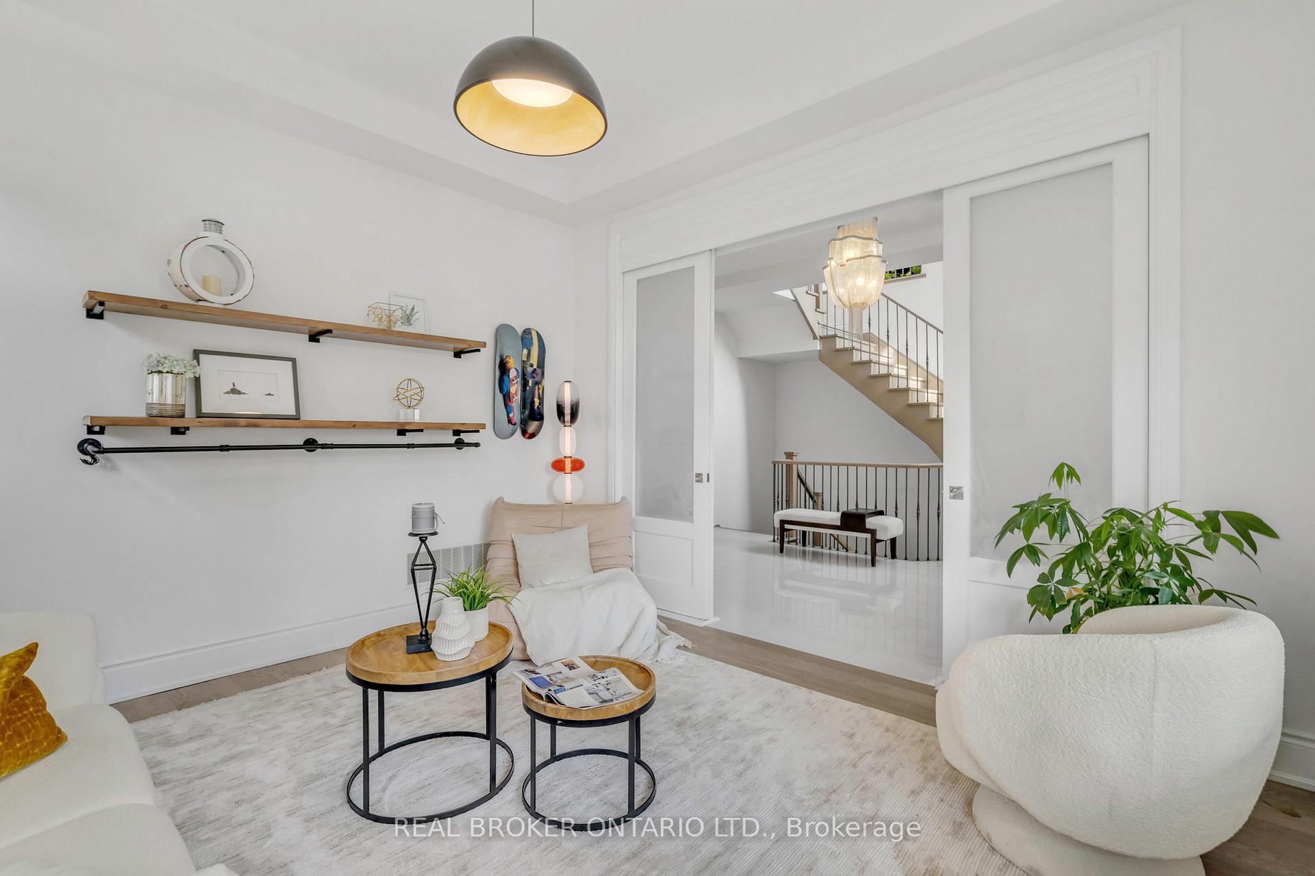 Photo 5 of 18 Ridgepoint Road, Vaughan, Kleinburg — HOMEH