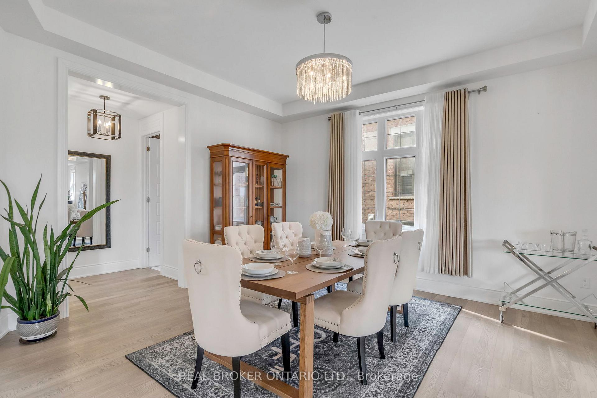 Photo 6 of 18 Ridgepoint Road, Vaughan, Kleinburg — HOMEH