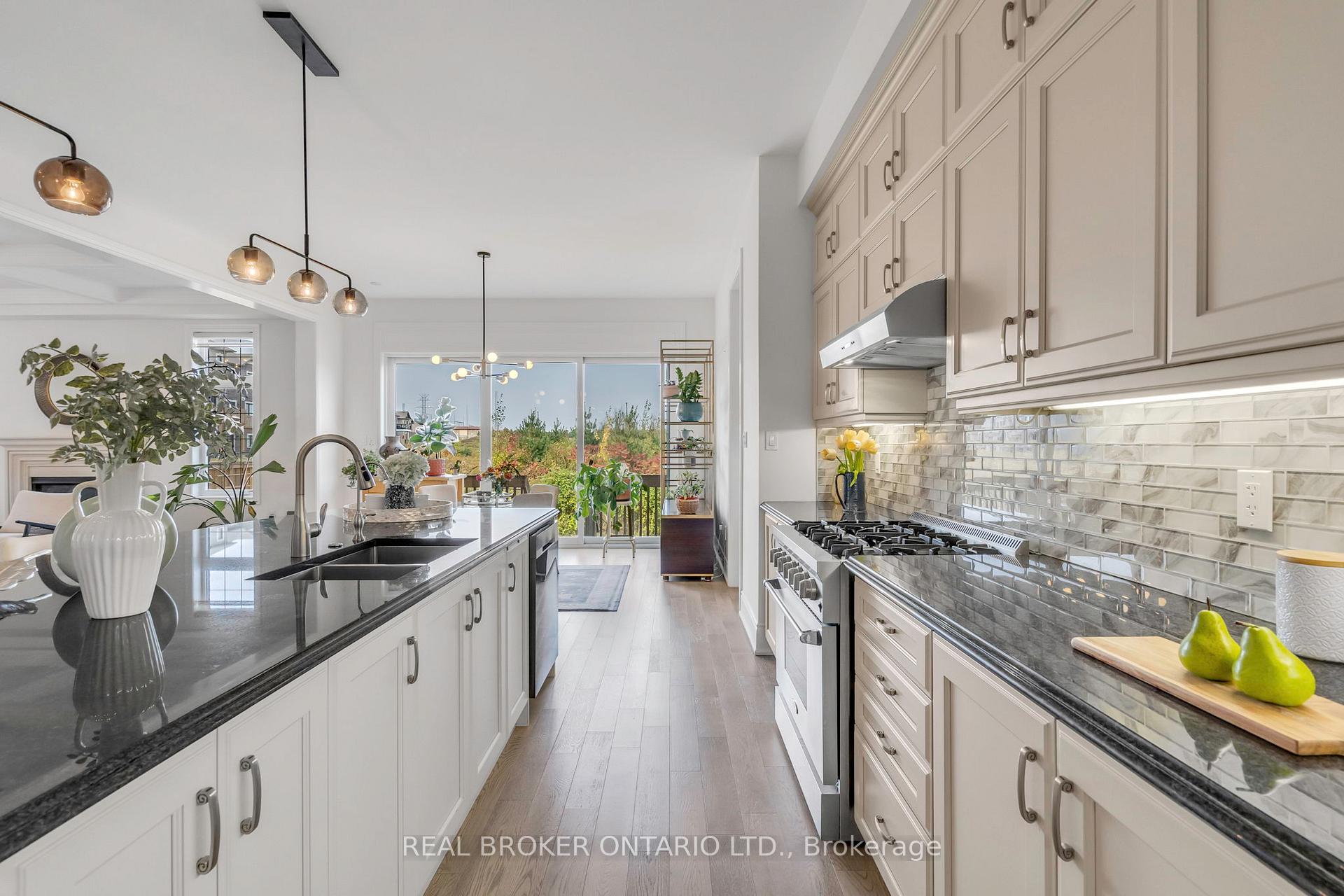 Photo 9 of 18 Ridgepoint Road, Vaughan, Kleinburg — HOMEH