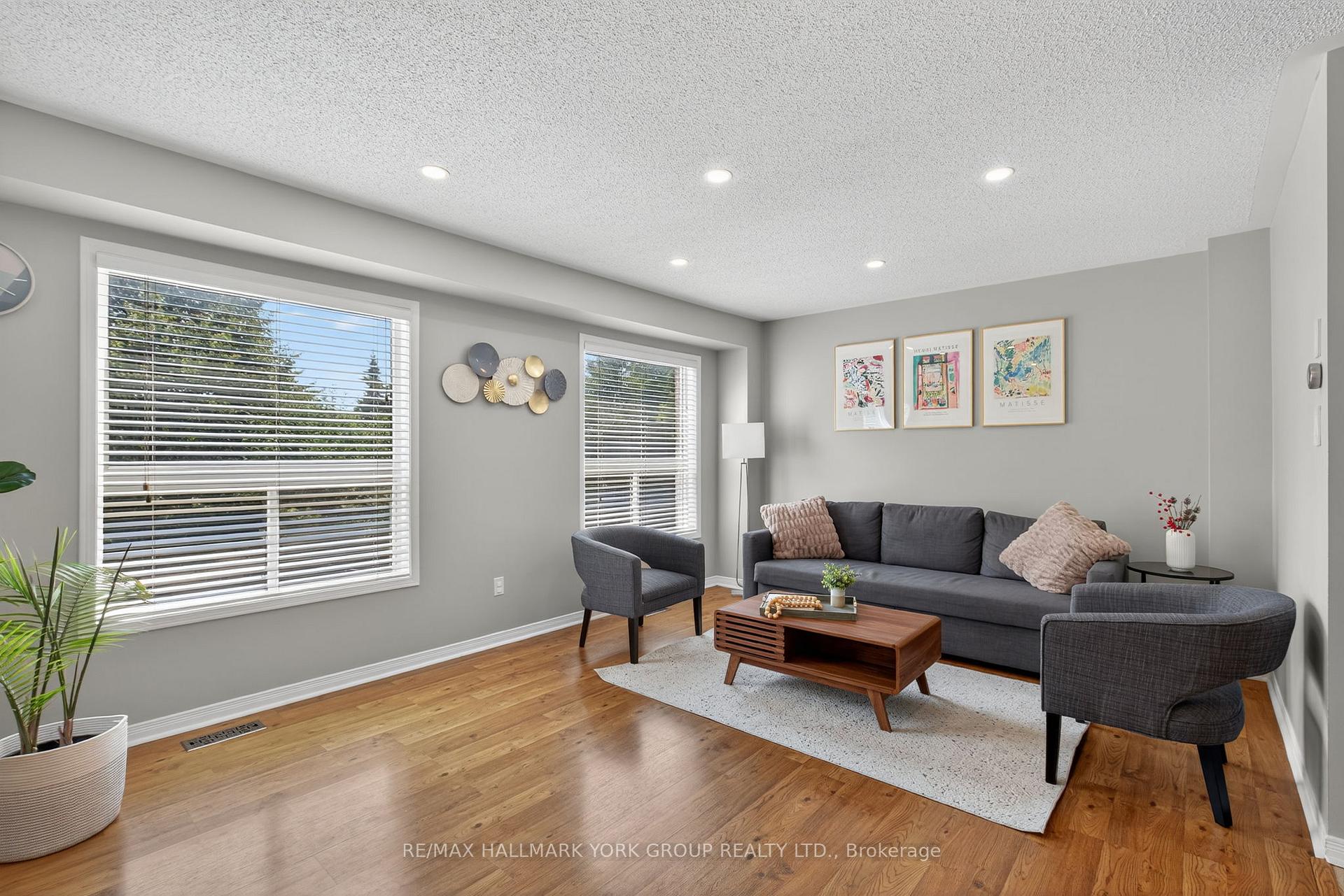 Photo 7 of 45 Baywell Crescent, Aurora, Bayview Wellington — HOMEH