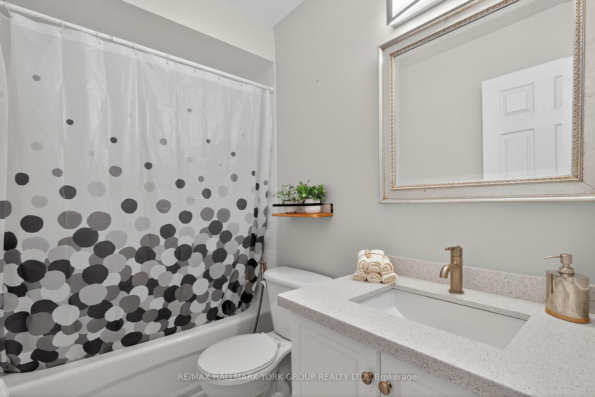 Photo 16 of 45 Baywell Crescent, Aurora, Bayview Wellington — HOMEH