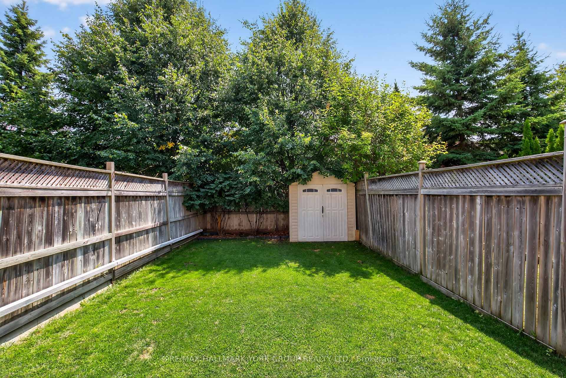 Photo 18 of 45 Baywell Crescent, Aurora, Bayview Wellington — HOMEH