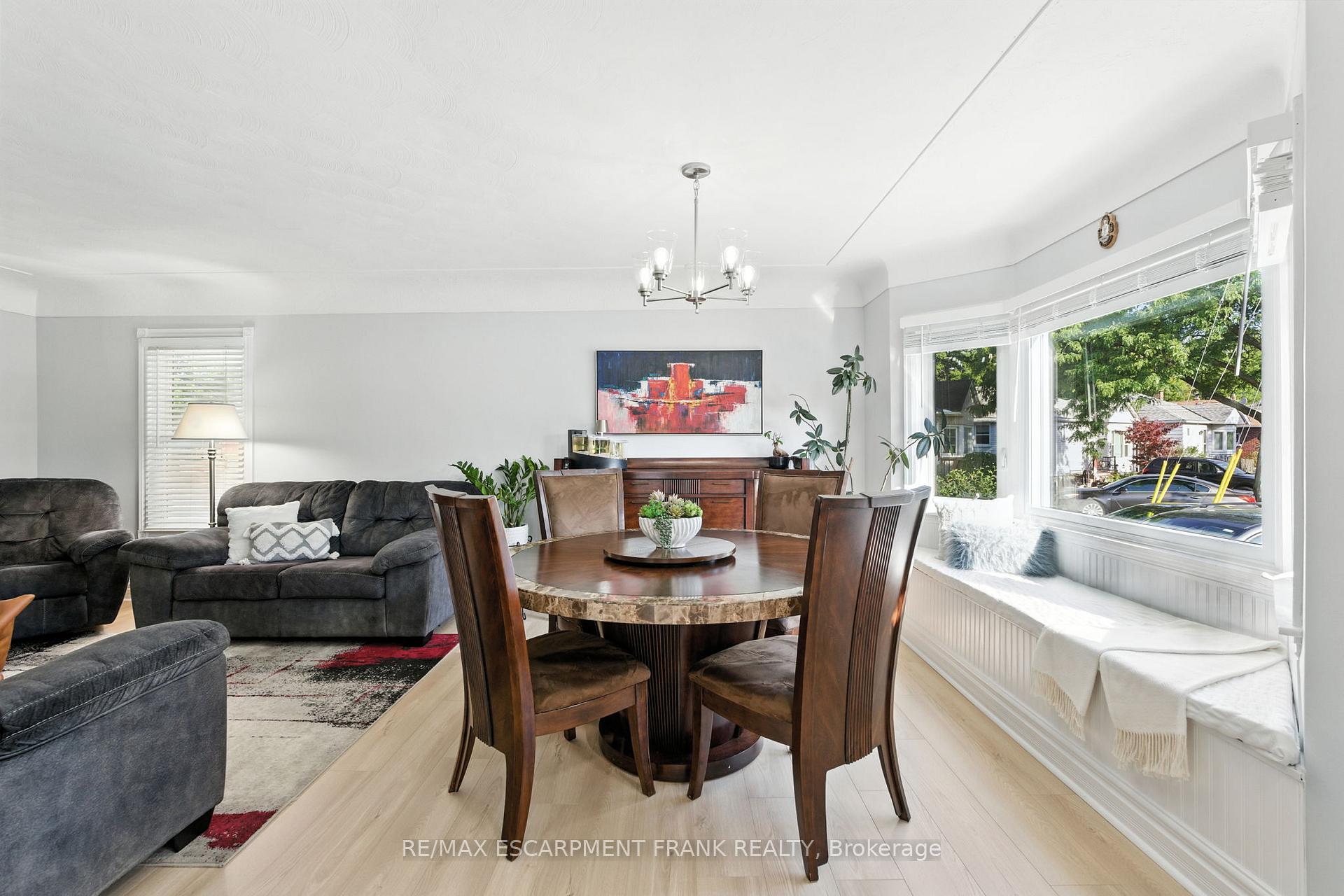Photo 3 of 64 Vola Court, Hamilton, Centremount — HOMEH