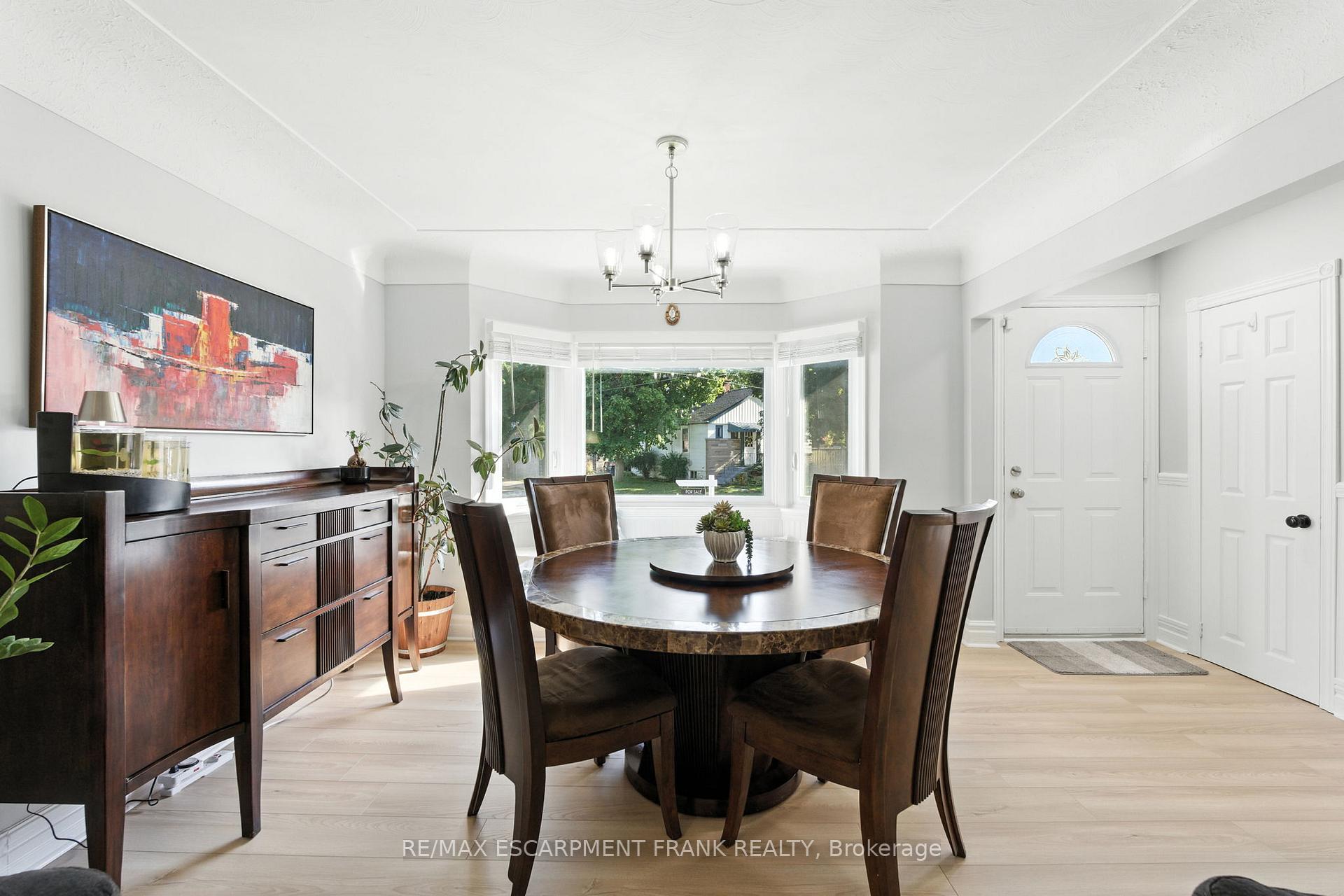 Photo 4 of 64 Vola Court, Hamilton, Centremount — HOMEH