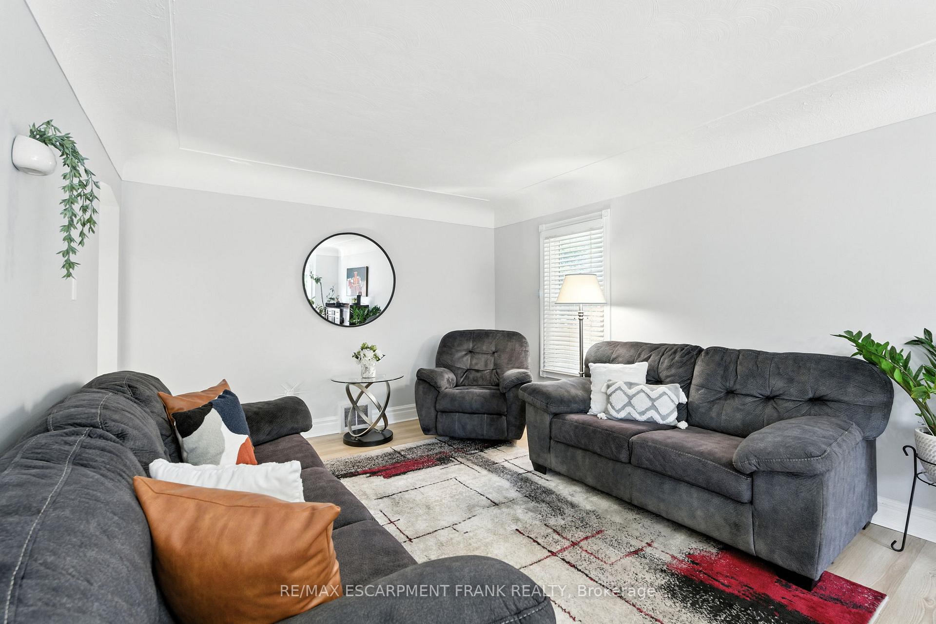 Photo 39 of 64 Vola Court, Hamilton, Centremount — HOMEH