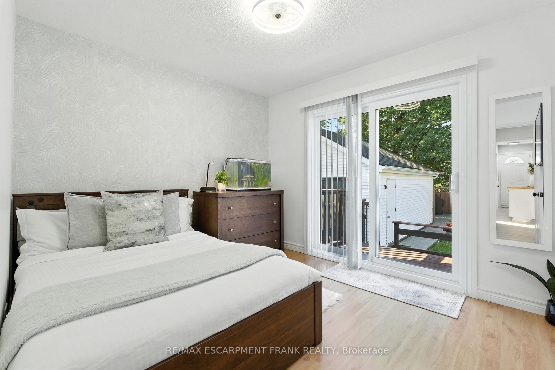 Photo 17 of 64 Vola Court, Hamilton, Centremount — HOMEH