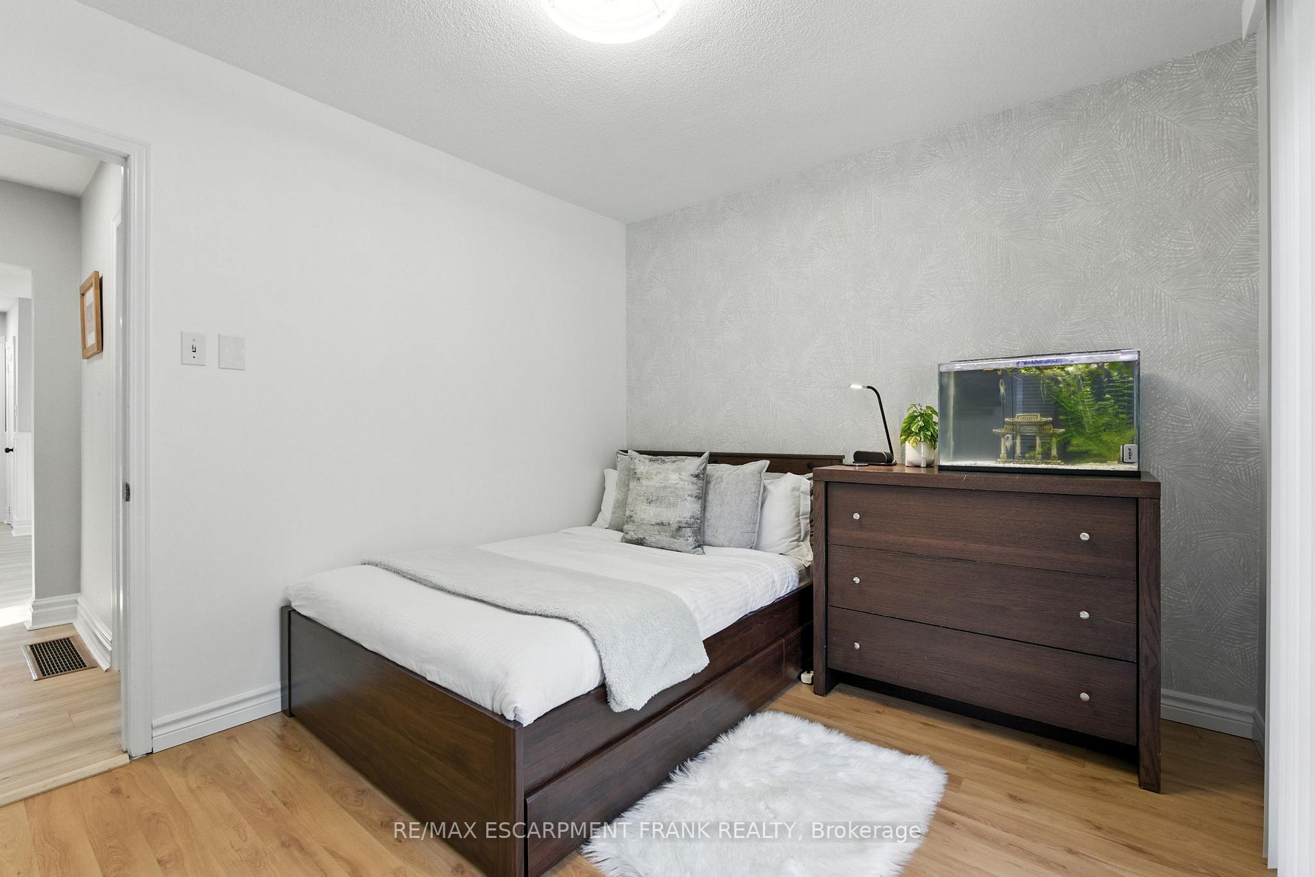 Photo 29 of 64 Vola Court, Hamilton, Centremount — HOMEH