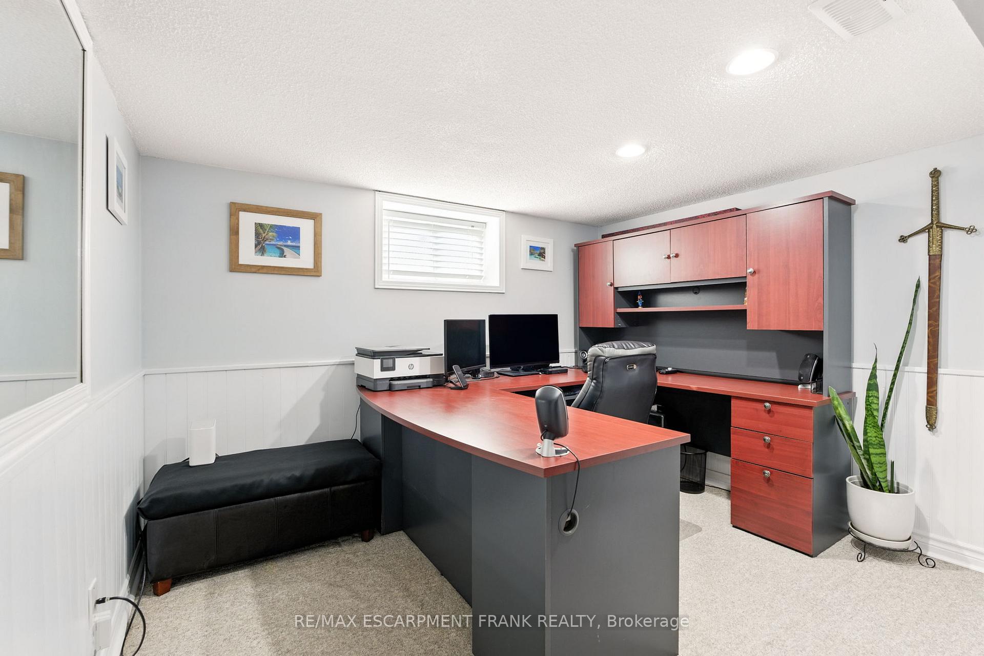 Photo 28 of 64 Vola Court, Hamilton, Centremount — HOMEH