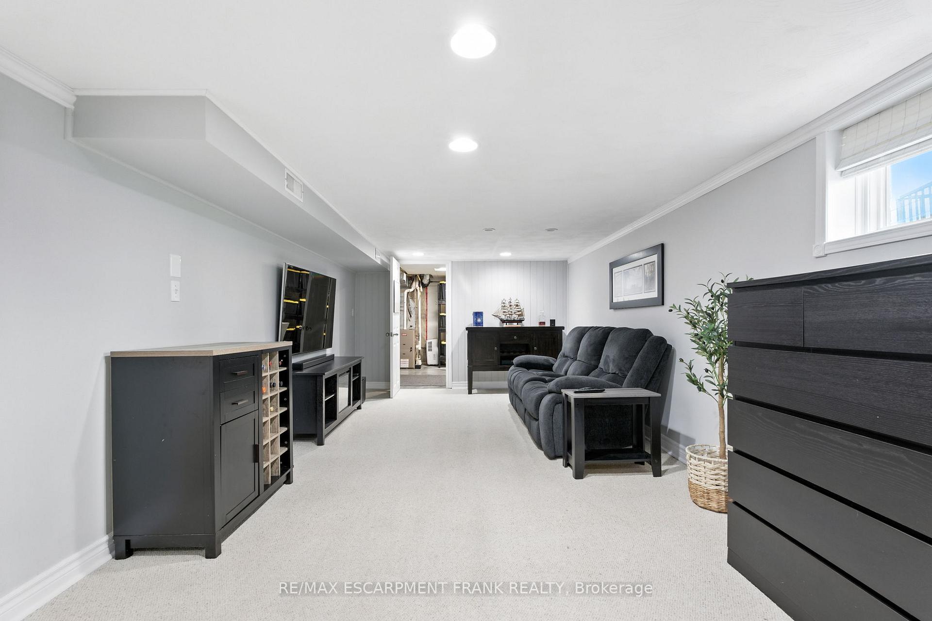 Photo 31 of 64 Vola Court, Hamilton, Centremount — HOMEH