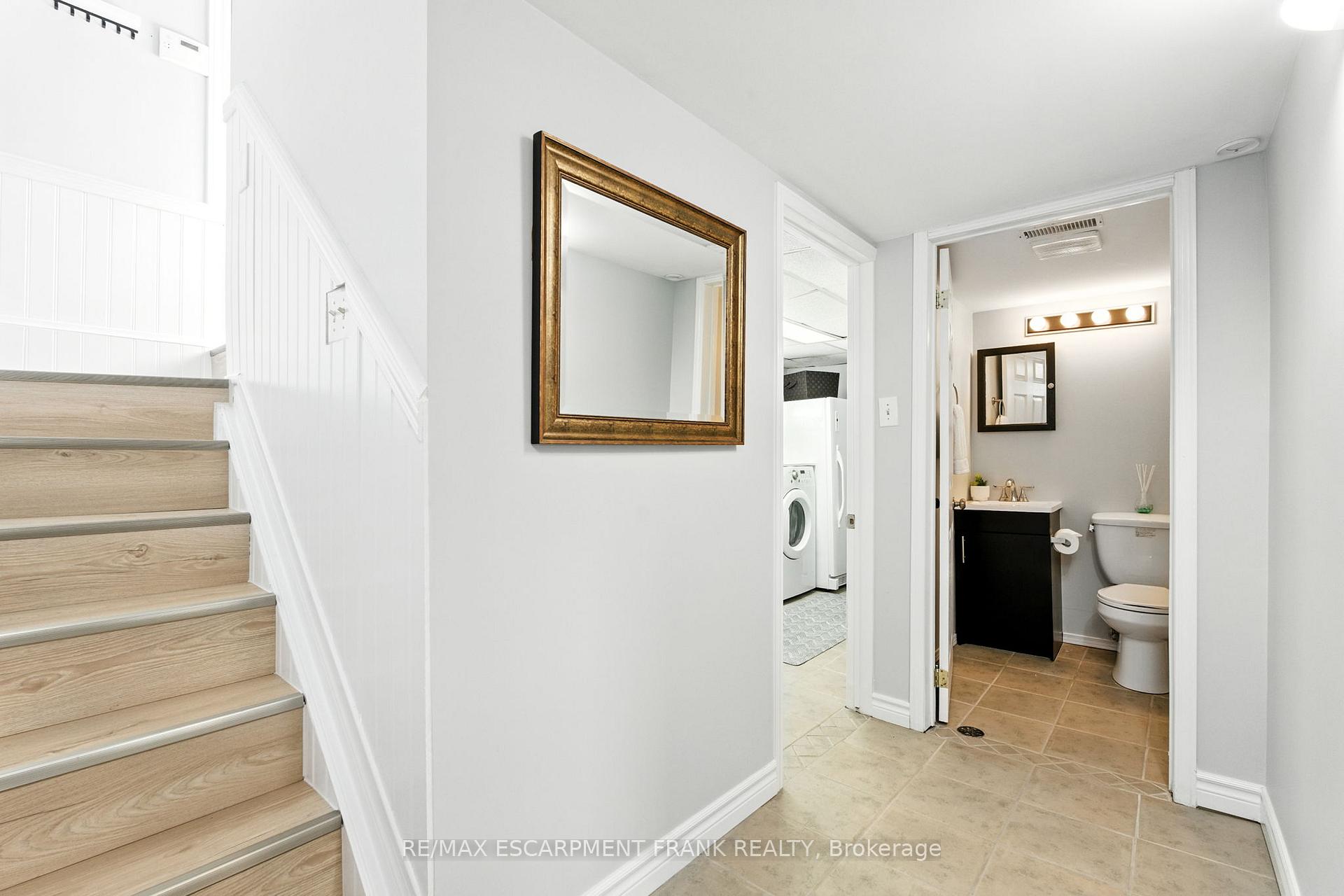 Photo 10 of 64 Vola Court, Hamilton, Centremount — HOMEH