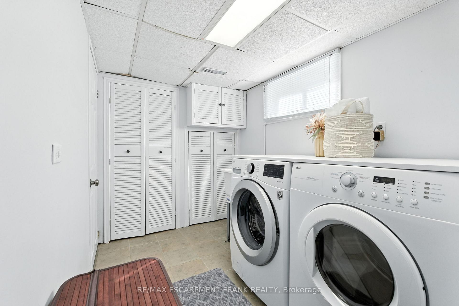 Photo 20 of 64 Vola Court, Hamilton, Centremount — HOMEH