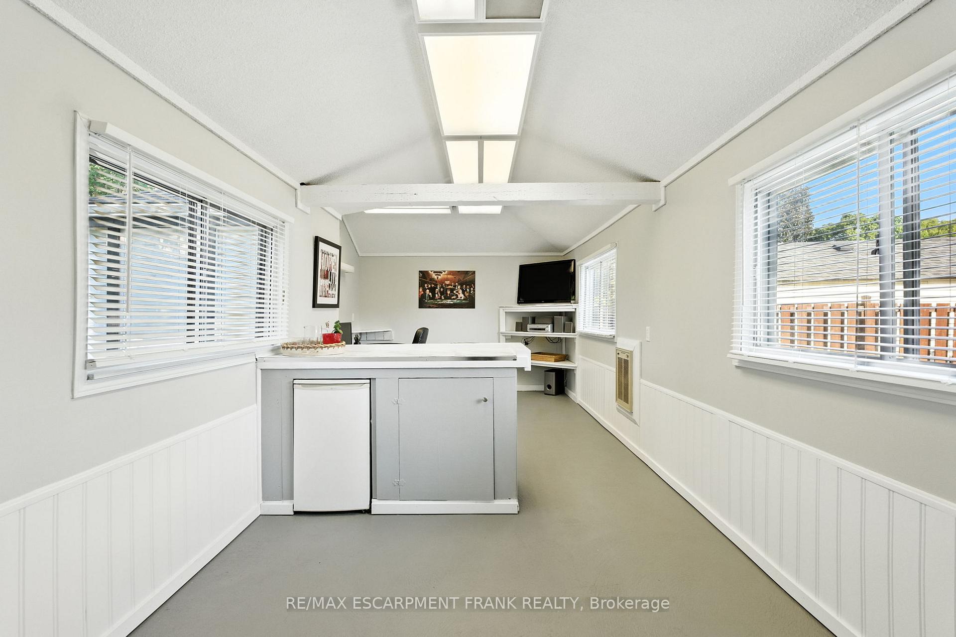 Photo 48 of 64 Vola Court, Hamilton, Centremount — HOMEH