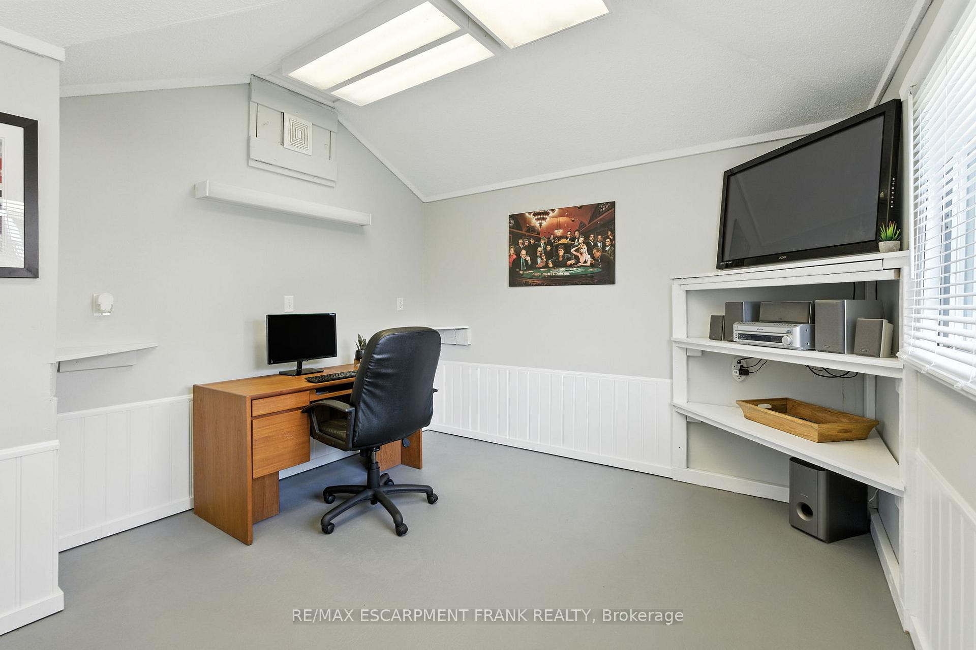 Photo 35 of 64 Vola Court, Hamilton, Centremount — HOMEH