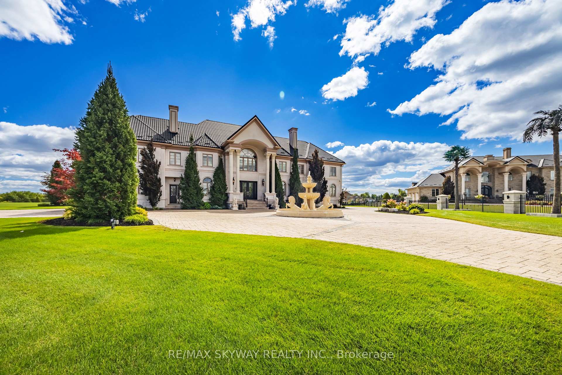 Photo 6 of 25 Everglade Drive, Brampton, Toronto Gore Rural Estate — HOMEH