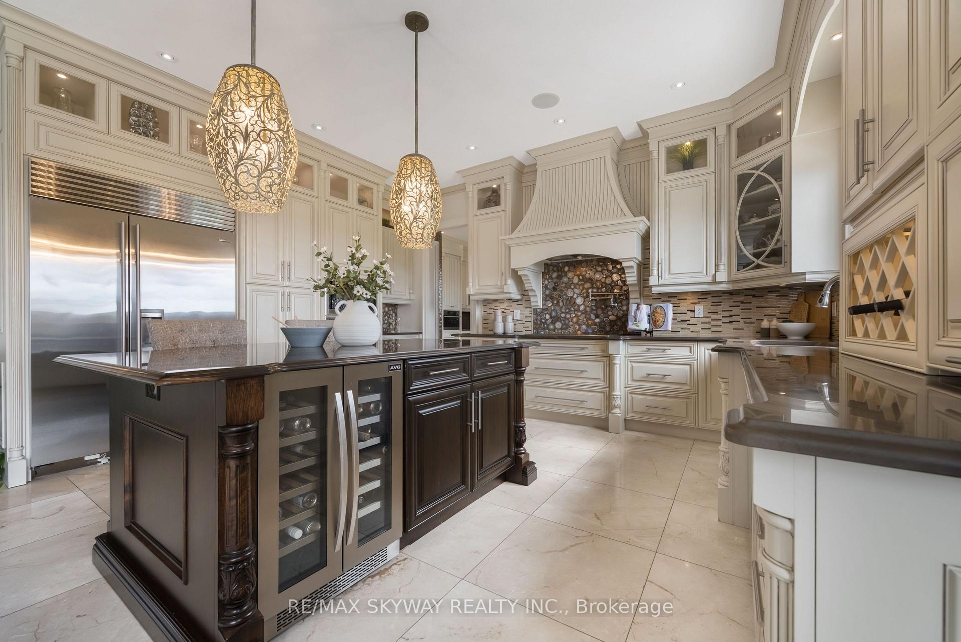 Photo 15 of 25 Everglade Drive, Brampton, Toronto Gore Rural Estate — HOMEH
