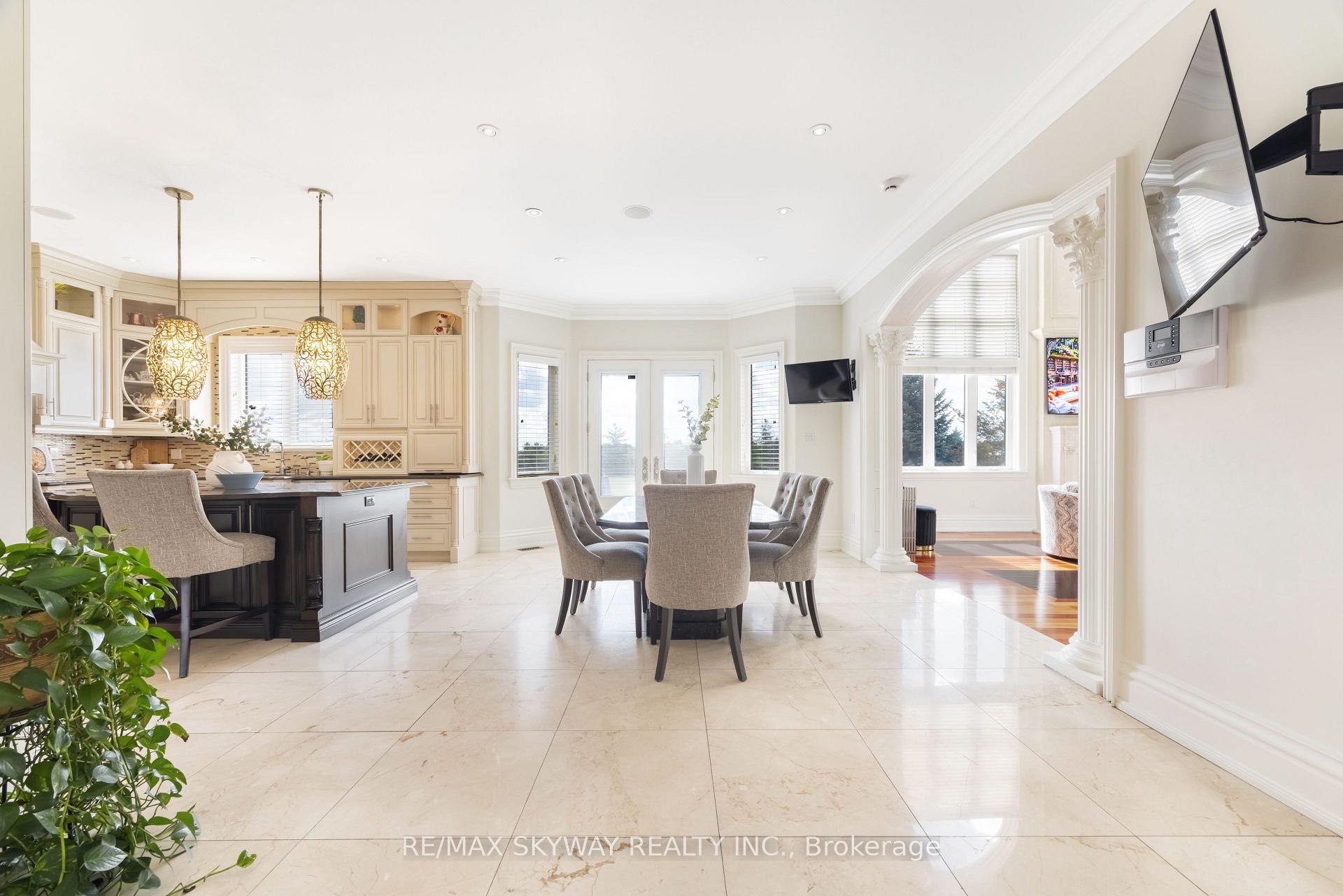 Photo 18 of 25 Everglade Drive, Brampton, Toronto Gore Rural Estate — HOMEH