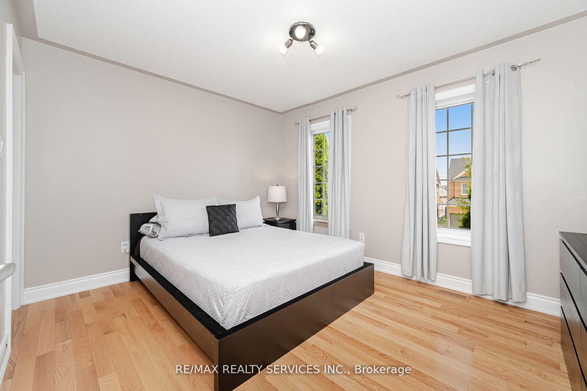 Photo 29 of 6 Hugo Road, Brampton, Vales of Castlemore North — HOMEH