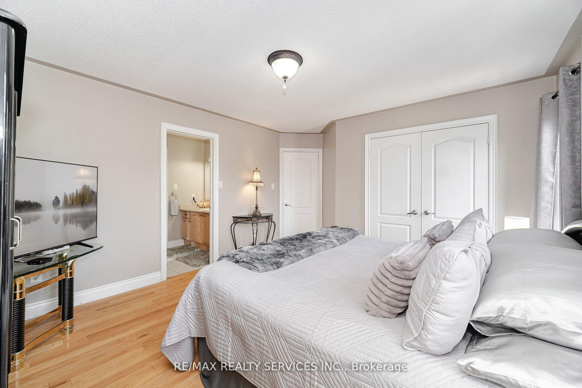 Photo 32 of 6 Hugo Road, Brampton, Vales of Castlemore North — HOMEH