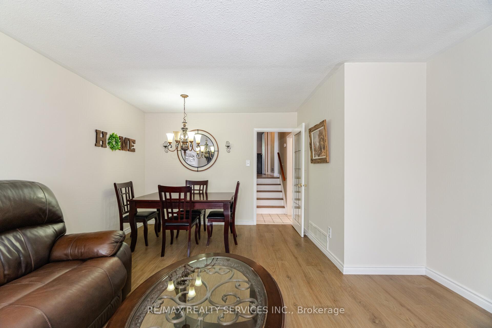 Photo 3 of 10 Gatewood Drive, Brampton, Northgate — HOMEH
