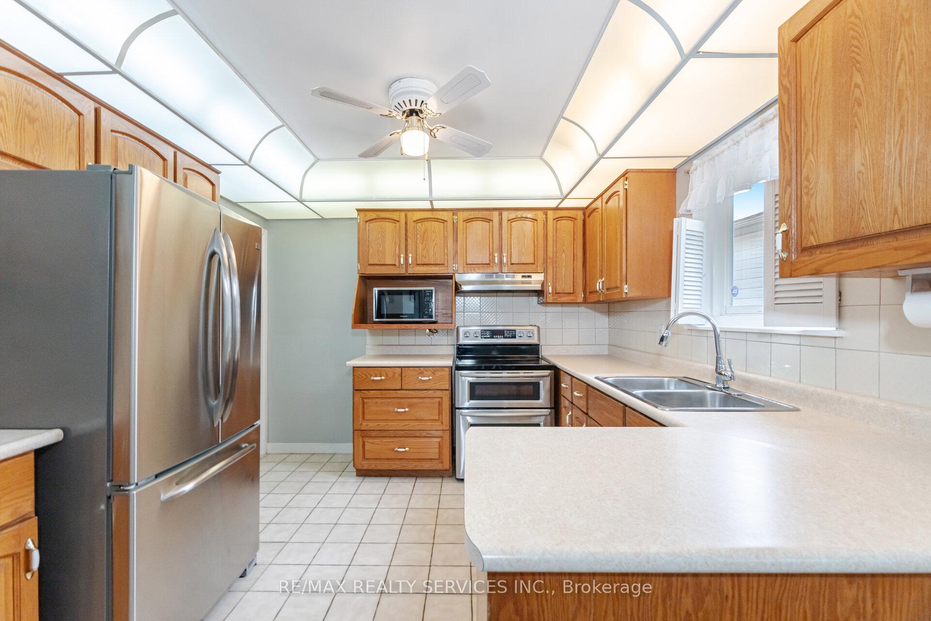 Photo 11 of 10 Gatewood Drive, Brampton, Northgate — HOMEH