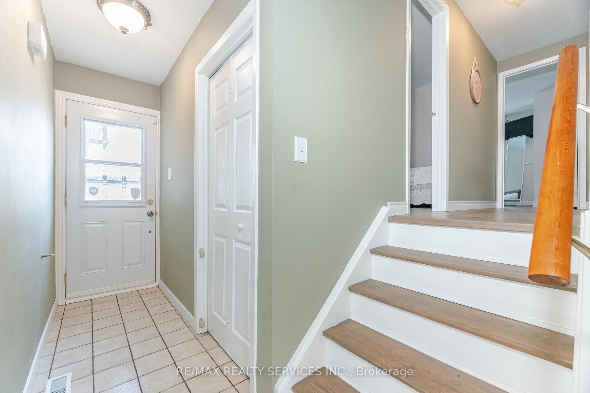 Photo 26 of 10 Gatewood Drive, Brampton, Northgate — HOMEH