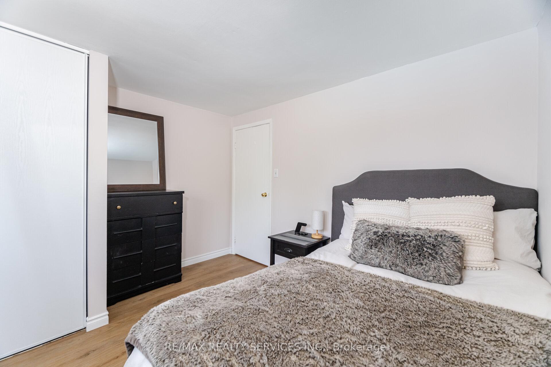 Photo 40 of 10 Gatewood Drive, Brampton, Northgate — HOMEH
