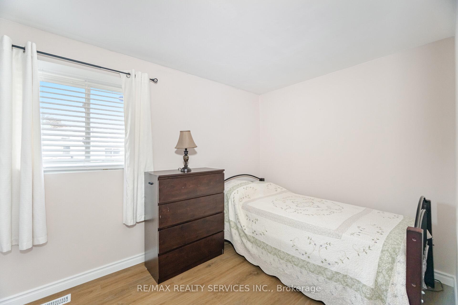 Photo 38 of 10 Gatewood Drive, Brampton, Northgate — HOMEH
