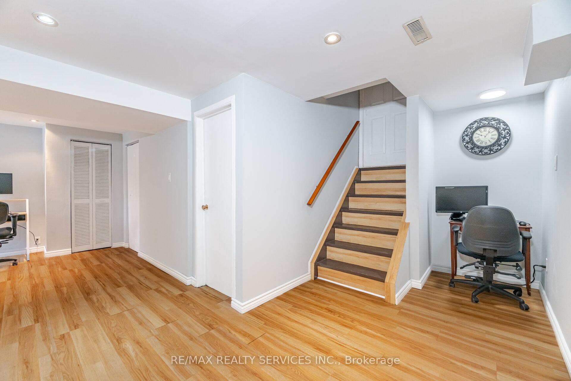 Photo 30 of 10 Gatewood Drive, Brampton, Northgate — HOMEH