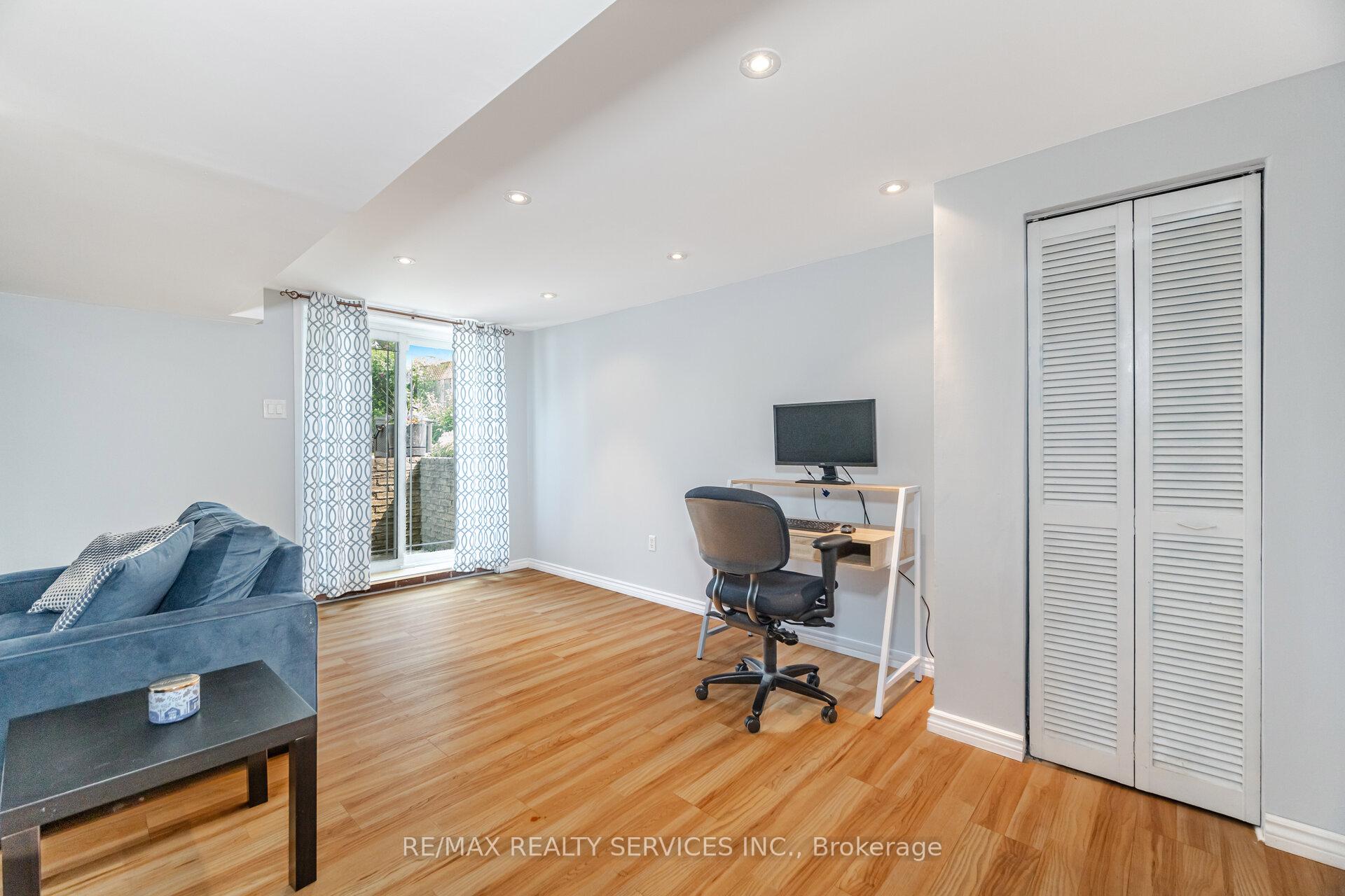 Photo 46 of 10 Gatewood Drive, Brampton, Northgate — HOMEH