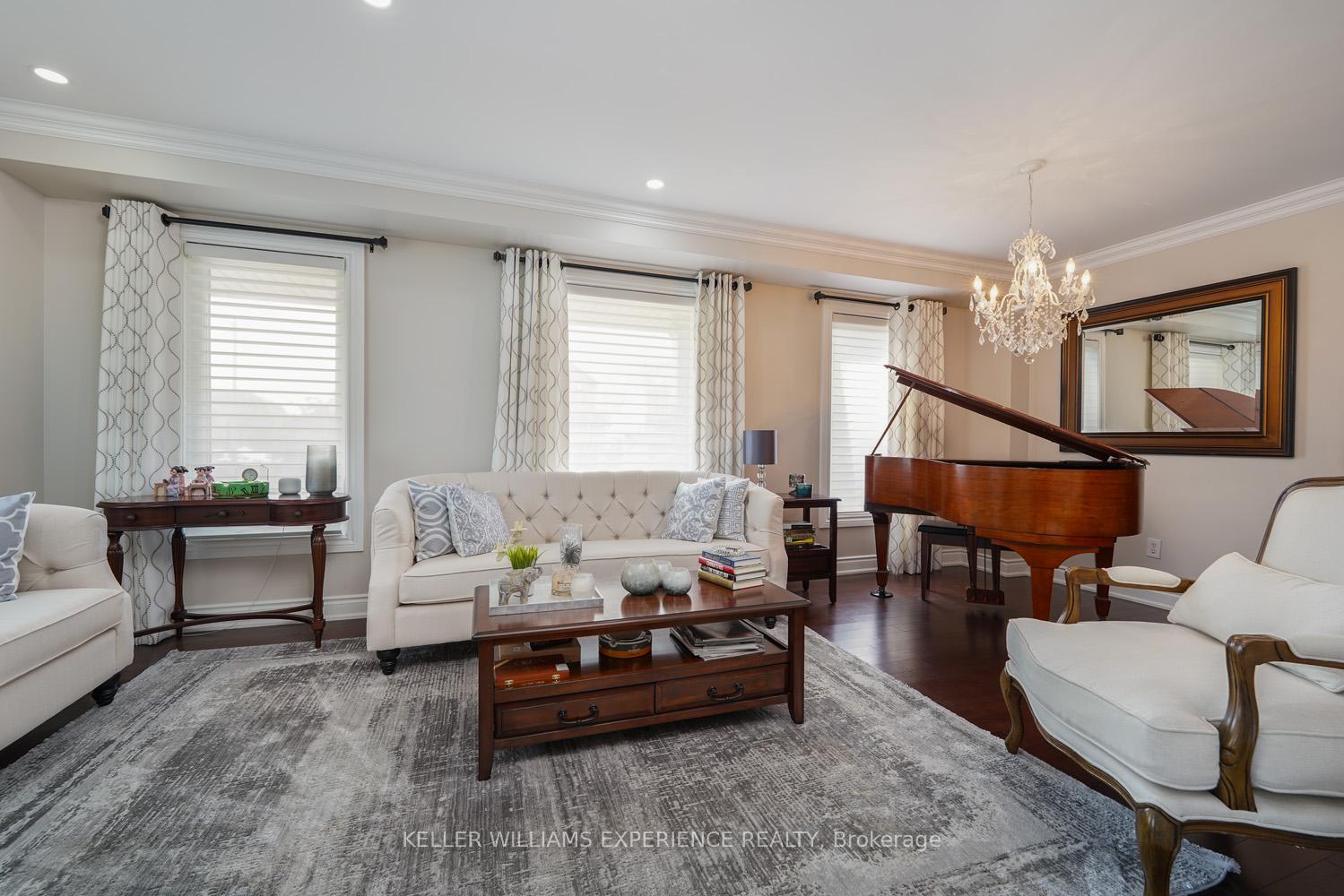 Photo 3 of 91 succession Crescent, Barrie, Innis-Shore — HOMEH
