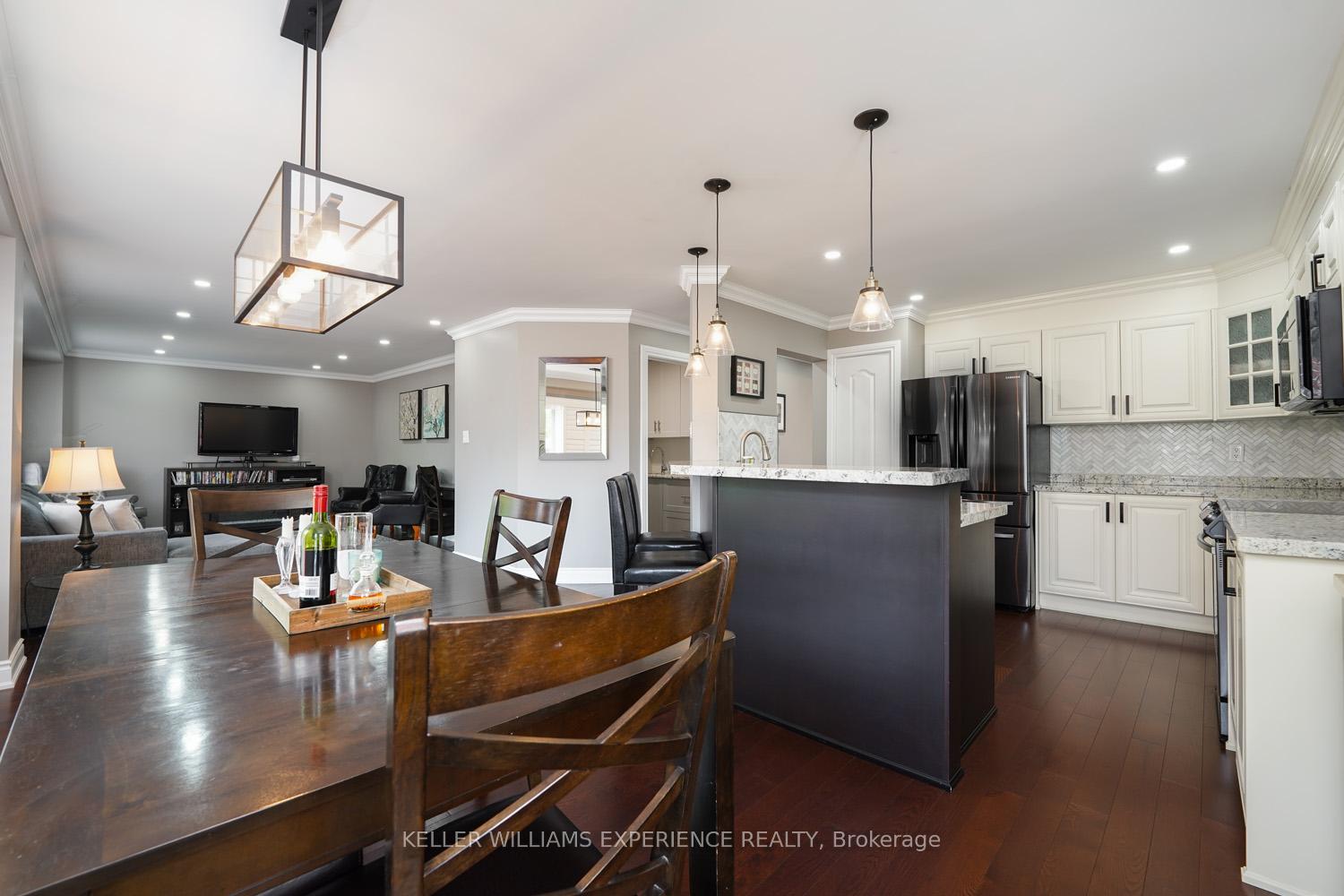 Photo 7 of 91 succession Crescent, Barrie, Innis-Shore — HOMEH