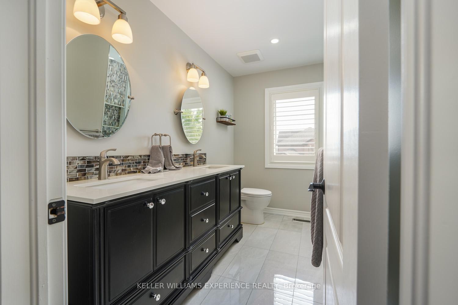 Photo 13 of 91 succession Crescent, Barrie, Innis-Shore — HOMEH