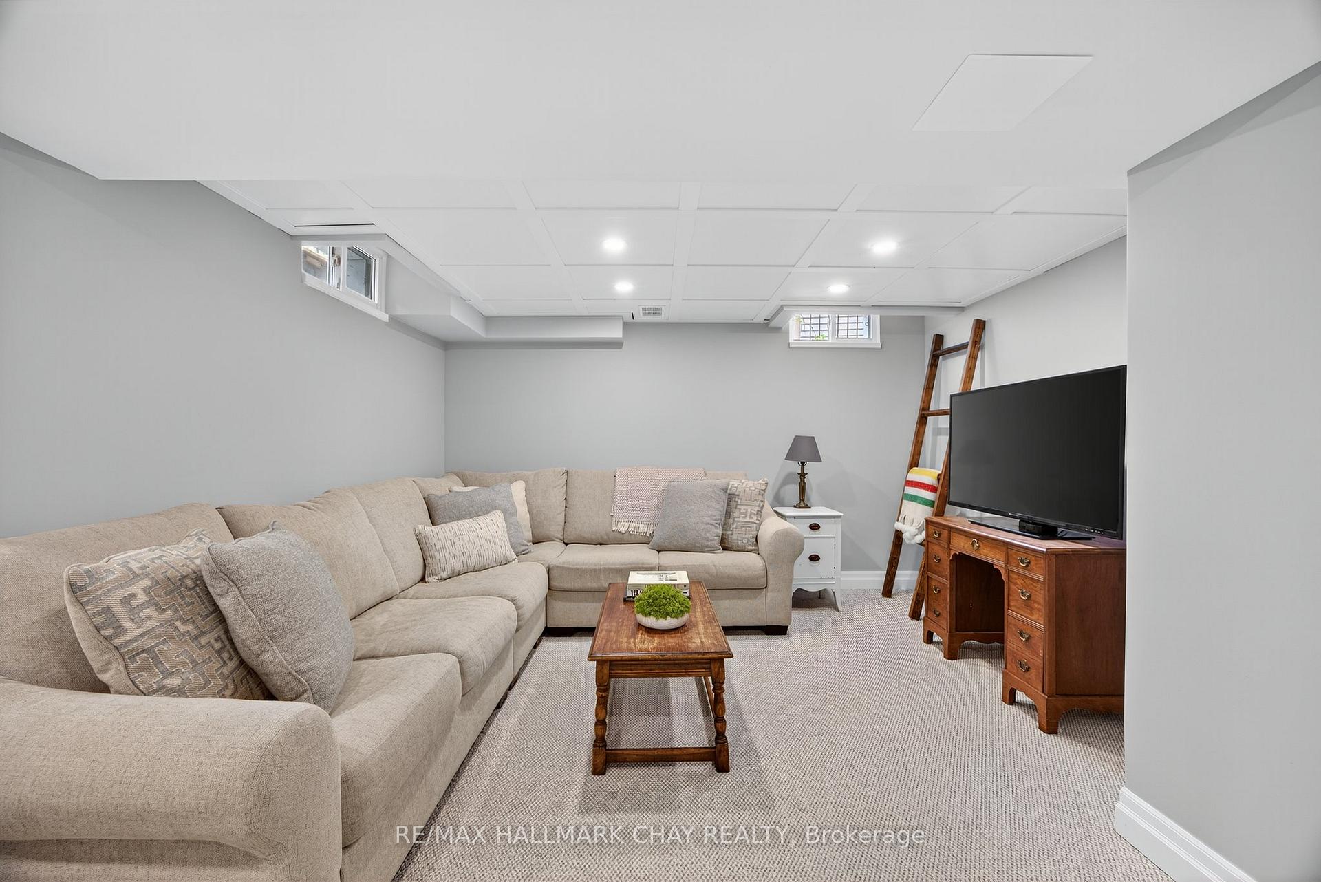 Photo 15 of 9 Gosney Crescent, Barrie, Painswick North — HOMEH