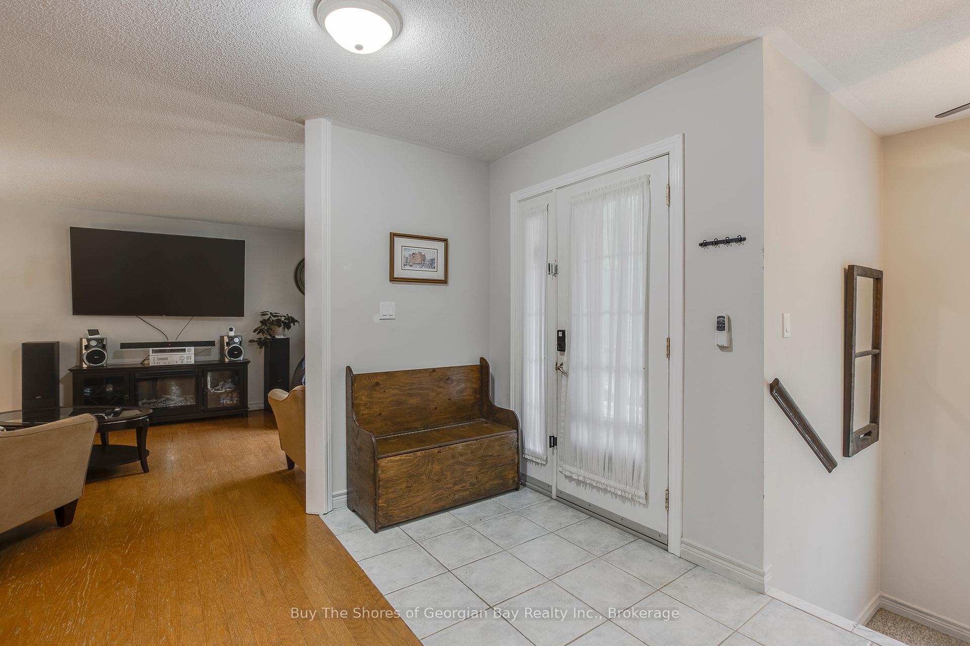 Photo 2 of 34 Pineshore Crescent E, Tiny, Rural Tiny — HOMEH