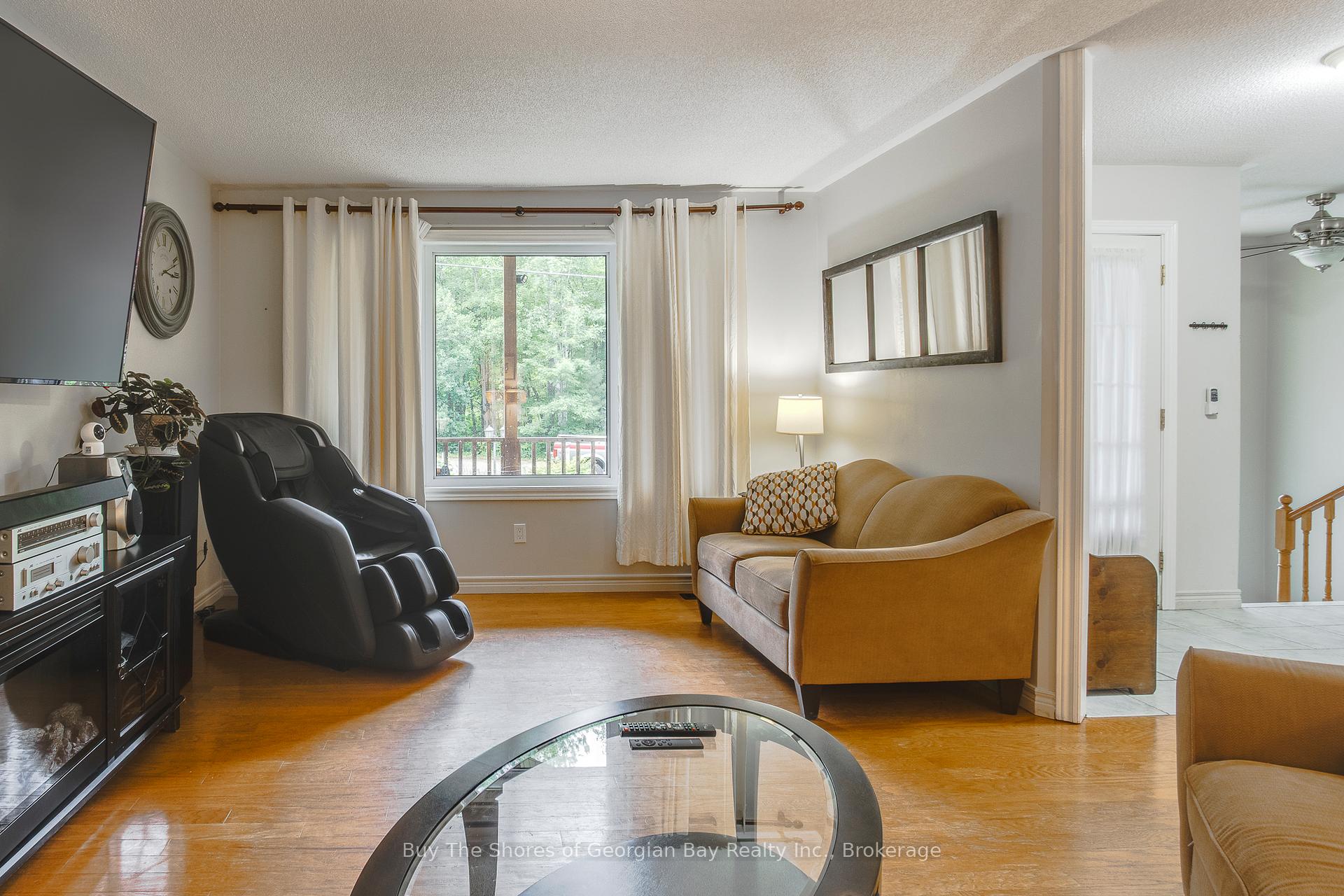 Photo 6 of 34 Pineshore Crescent E, Tiny, Rural Tiny — HOMEH