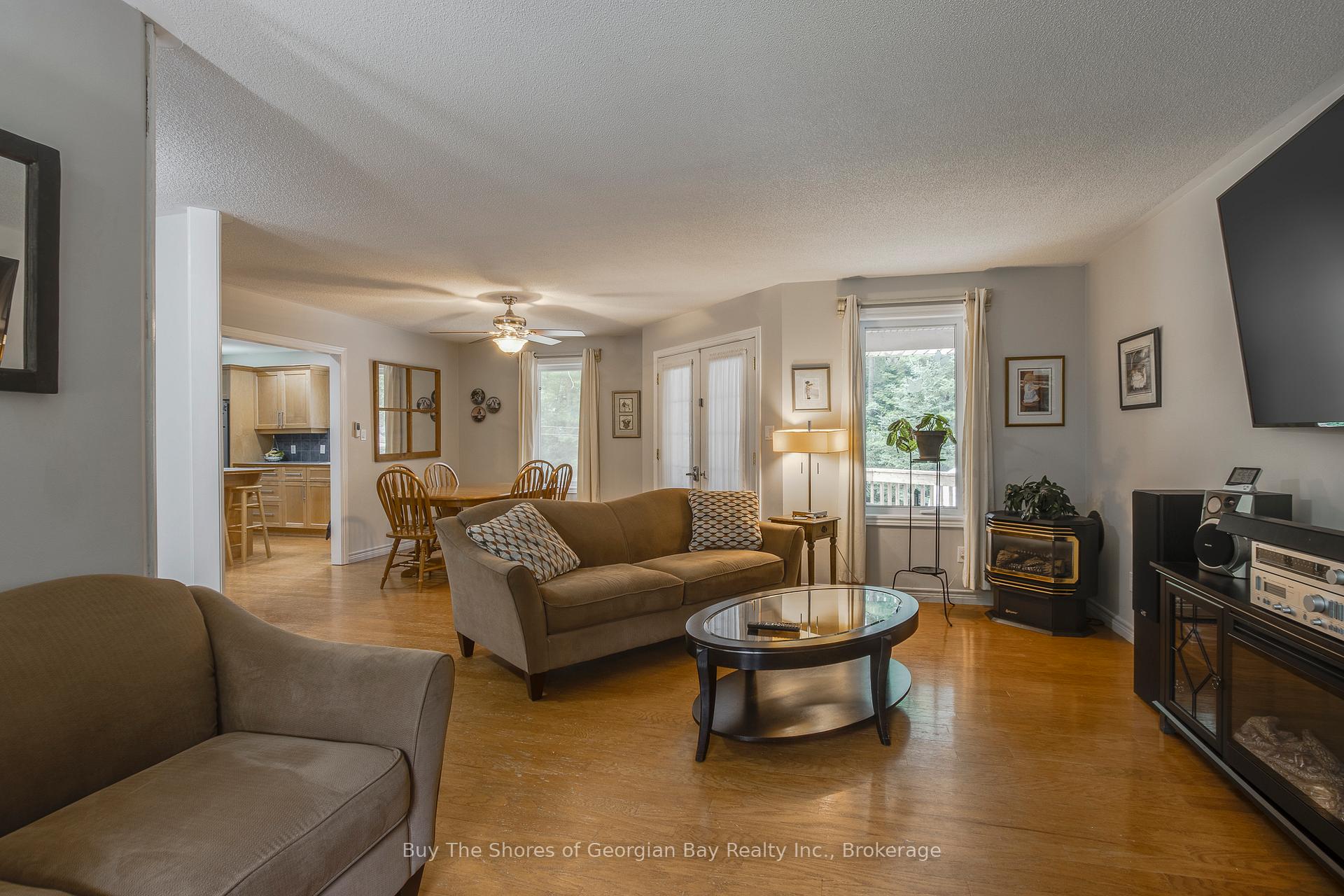 Photo 10 of 34 Pineshore Crescent E, Tiny, Rural Tiny — HOMEH