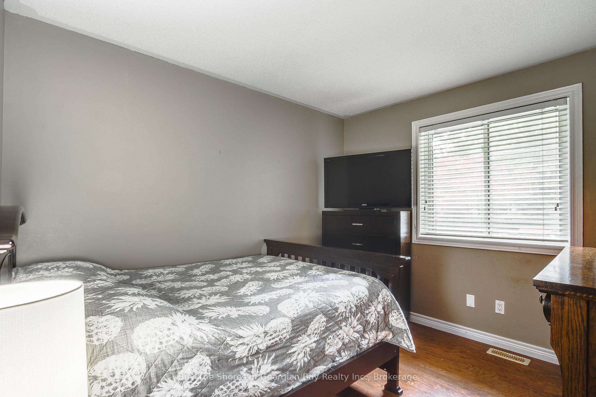 Photo 18 of 34 Pineshore Crescent E, Tiny, Rural Tiny — HOMEH